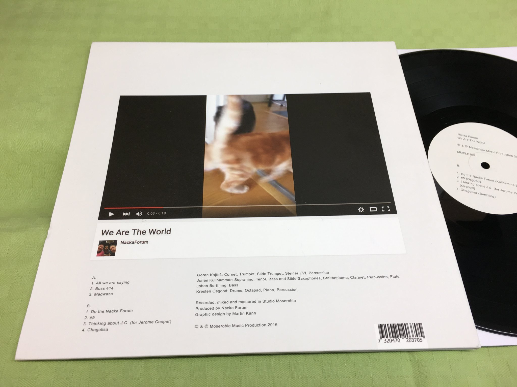 Omslagsbild för skivan NACKA FORUM we are the world LP 2016 SWE moserobie MMPLP100