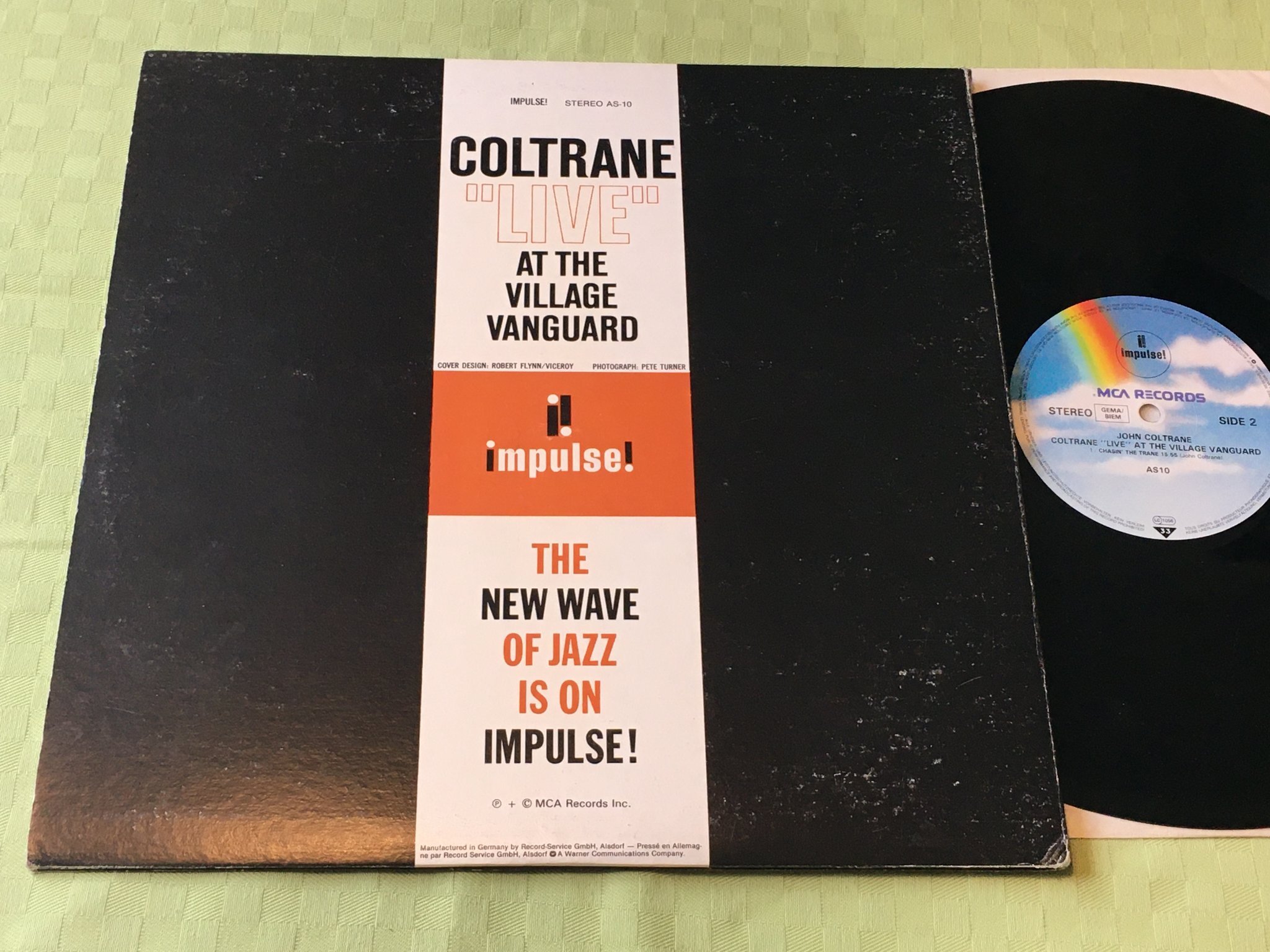 Omslagsbild för skivan JOHN COLTRANE live at the village Vanguard LP re Ger MCA AS10