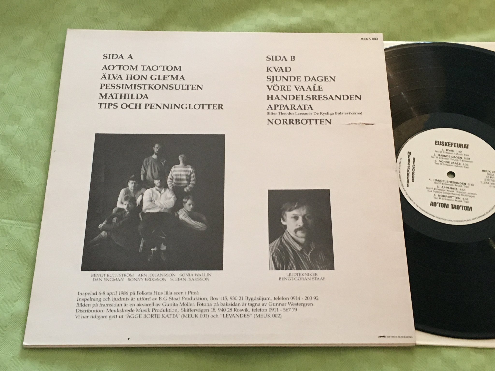 Omslagsbild för skivan EUSKEFEURAT ao'tom tao'tom LP -86 Swe MEUKSKREDE MEUK 003 