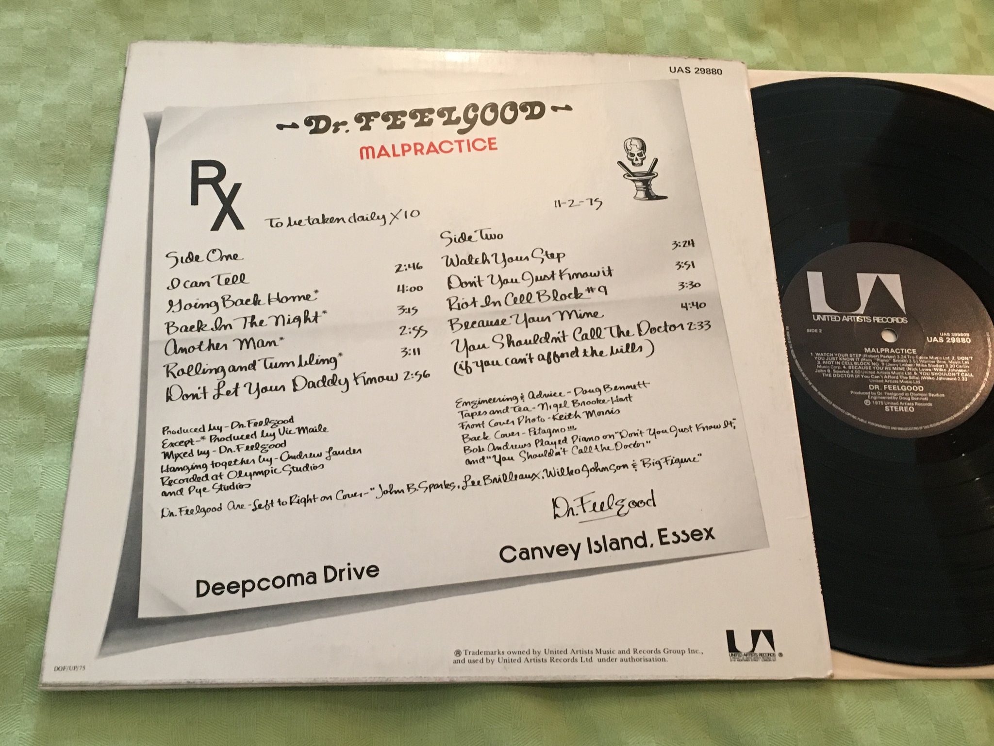 Omslagsbild för skivan DR FEELGOOD malpractice LP -75 UNITED ARTISTS UAS 29880