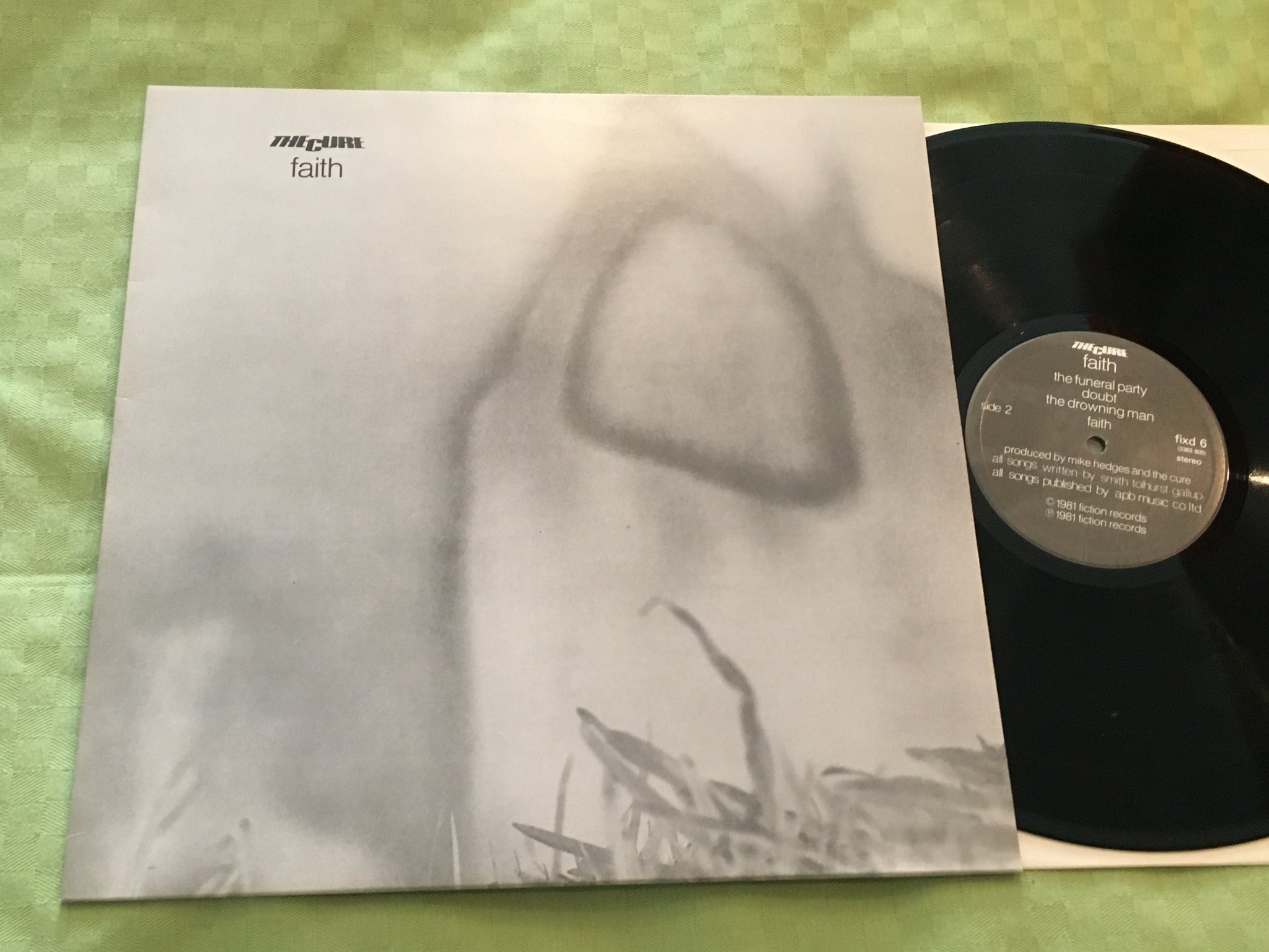 Omslagsbild för skivan THE CURE faith  LP -81 FICTION fixd 6 