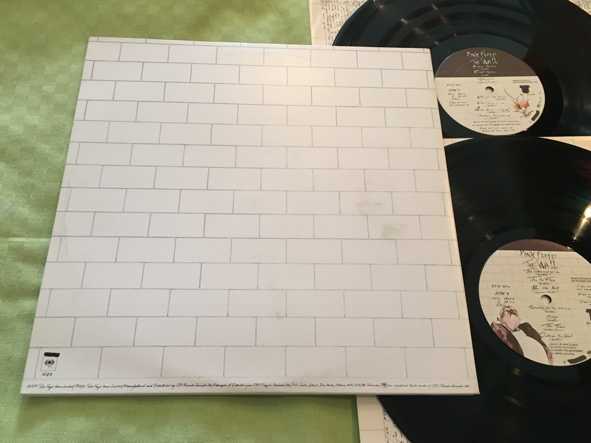 Omslagsbild för skivan PINK FLOYD the wall 2xLP -79 Can COLUMBIA AL 36183