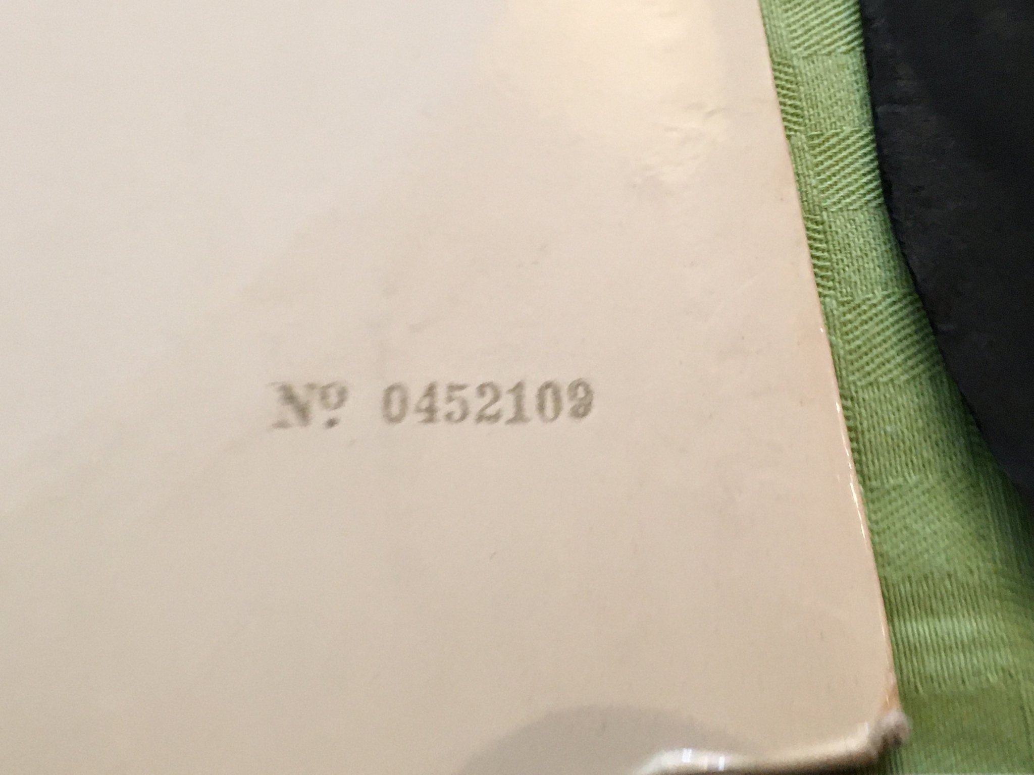 Omslagsbild för skivan THE BEATLES white album 2xLP complete UK stereo issue #0452109