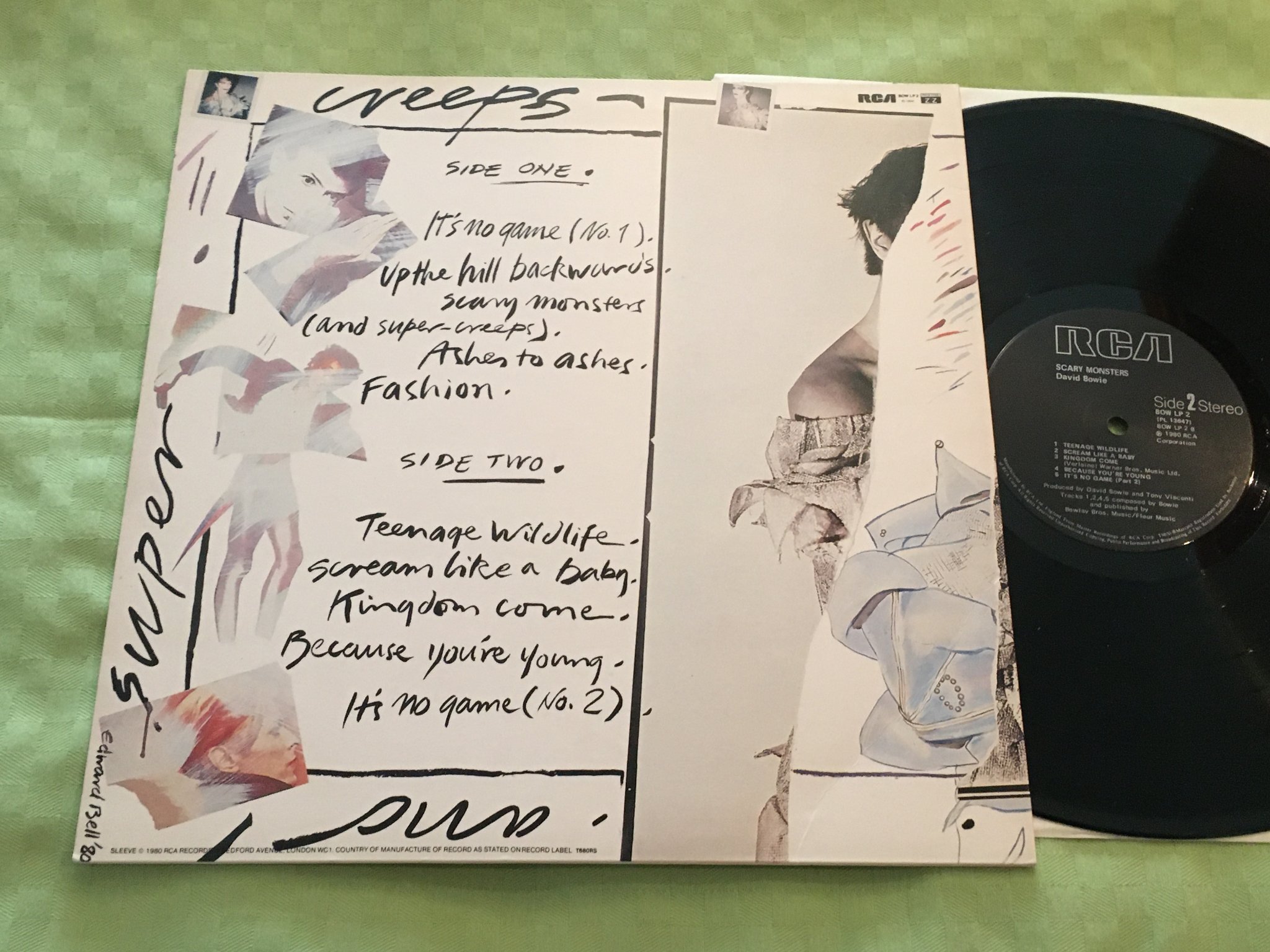 Omslagsbild för skivan DAVID BOWIE scary monsters LP -80 UK RCA BOW LP 2