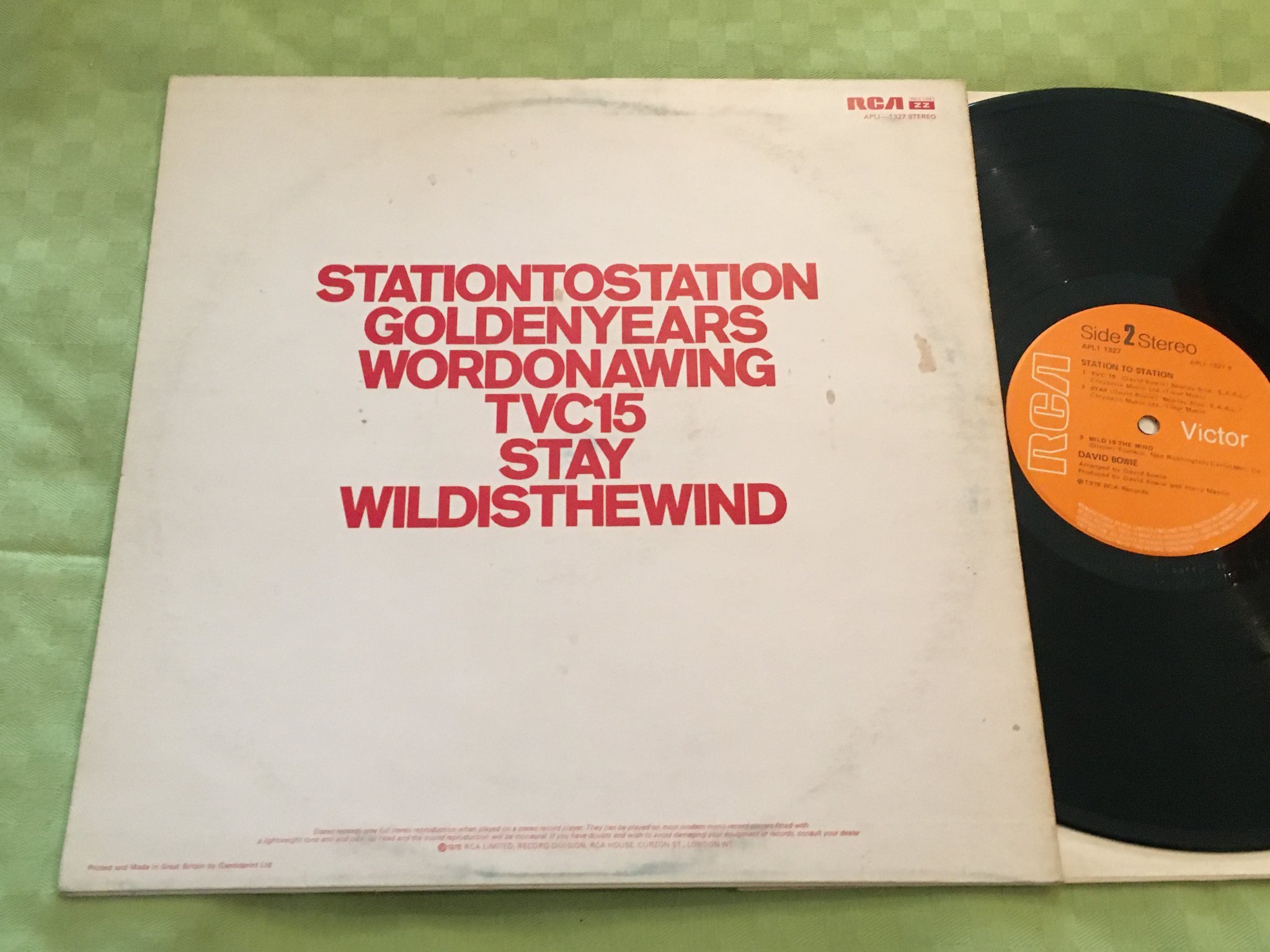 Omslagsbild för skivan DAVID BOWIE station to station LP -76 UK RCA APL1 1327