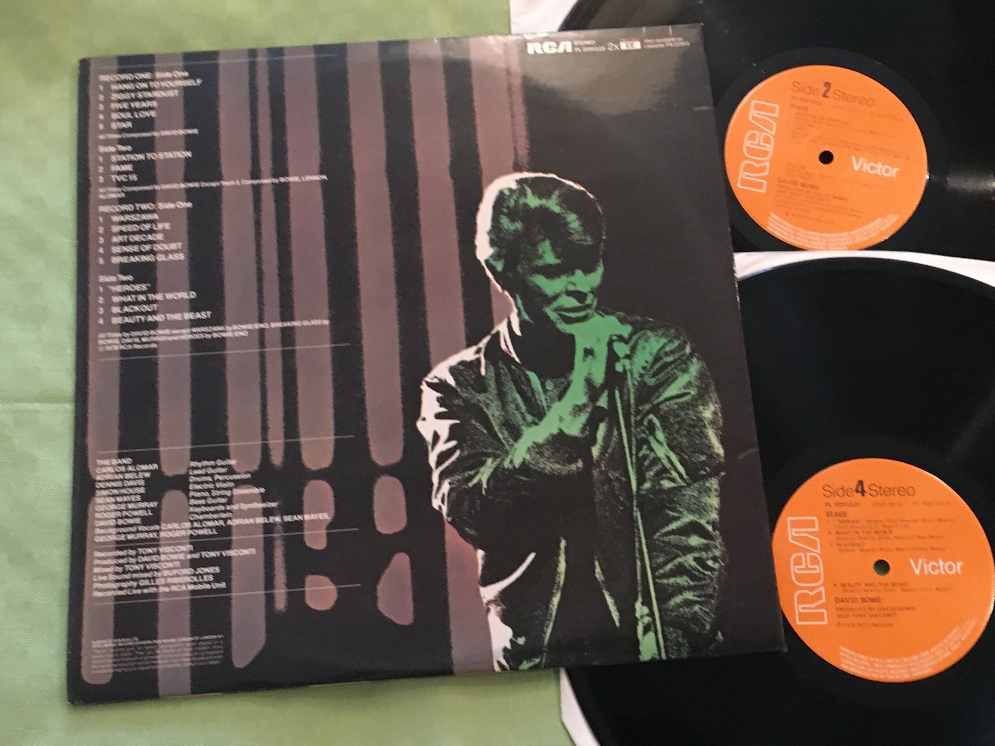 Omslagsbild för skivan DAVID BOWIE stage 2xLP -78 UK RCA PL 02913