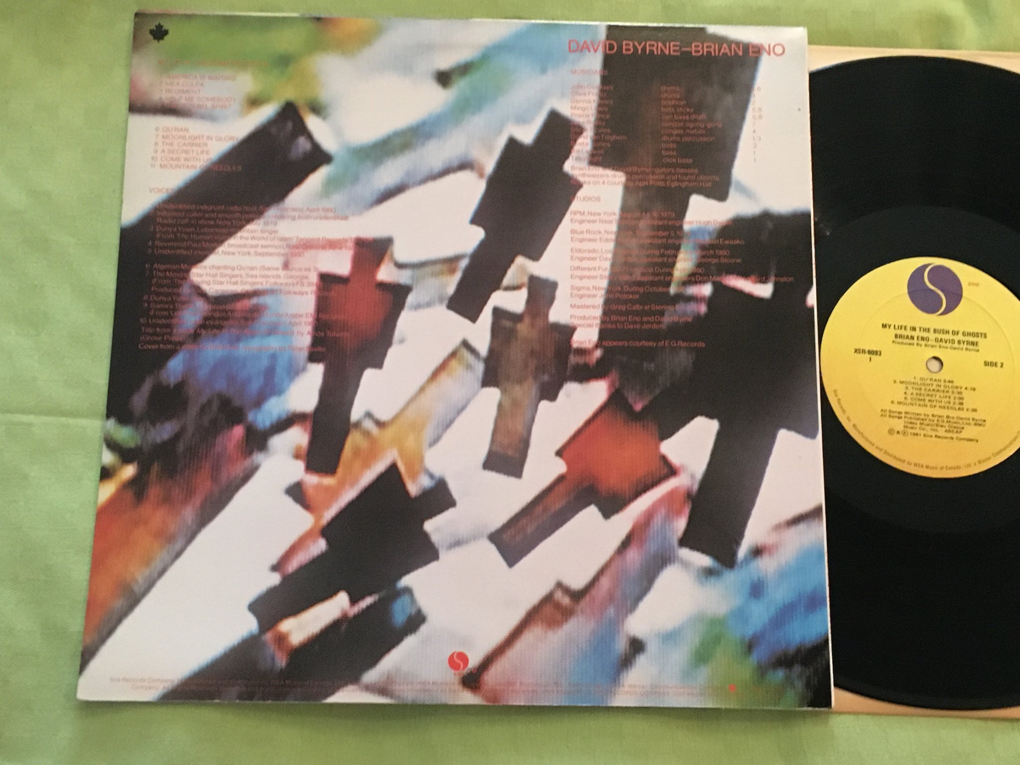 Omslagsbild för skivan BRIAN ENO - DAVID BYRNE my life in.. LP -81 Can SIRE XSR-6093