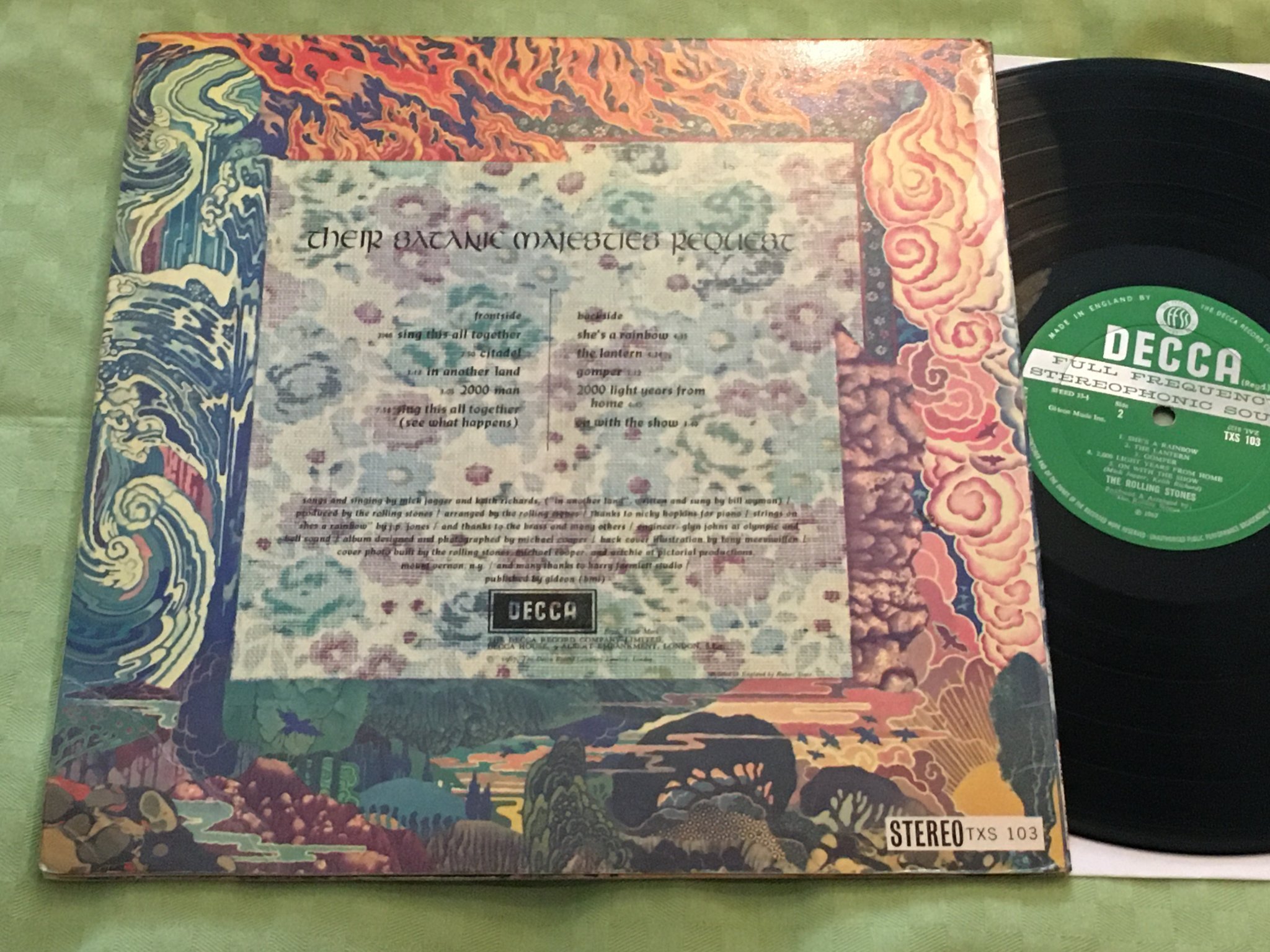 Omslagsbild för skivan ROLLING STONES Their Satanic ...  LP -67 UK DECCA TXS 103  3-D COVER