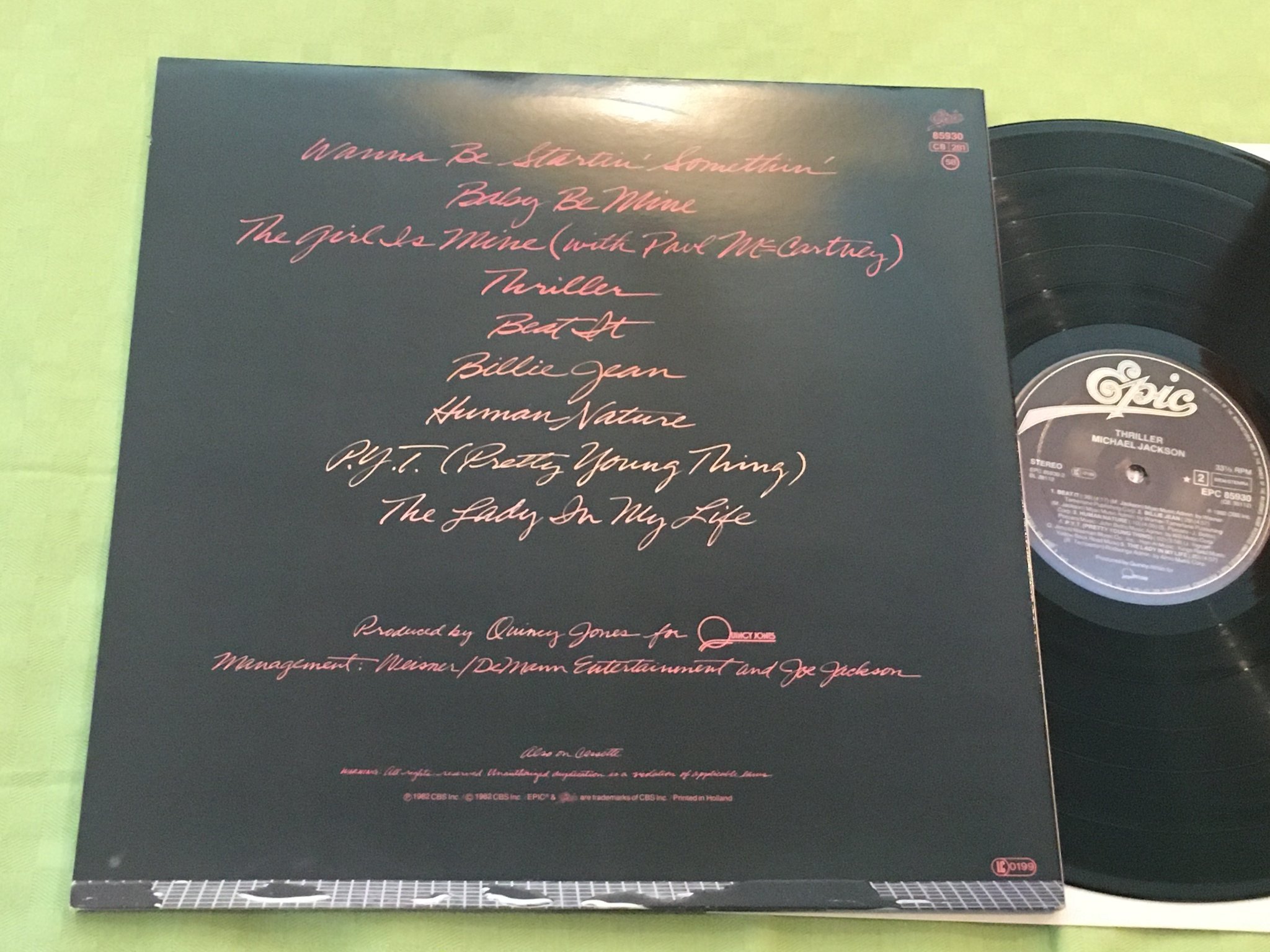 Omslagsbild för skivan MICHAEL JACKSON thriller LP -82 US EPIC EPC 85930