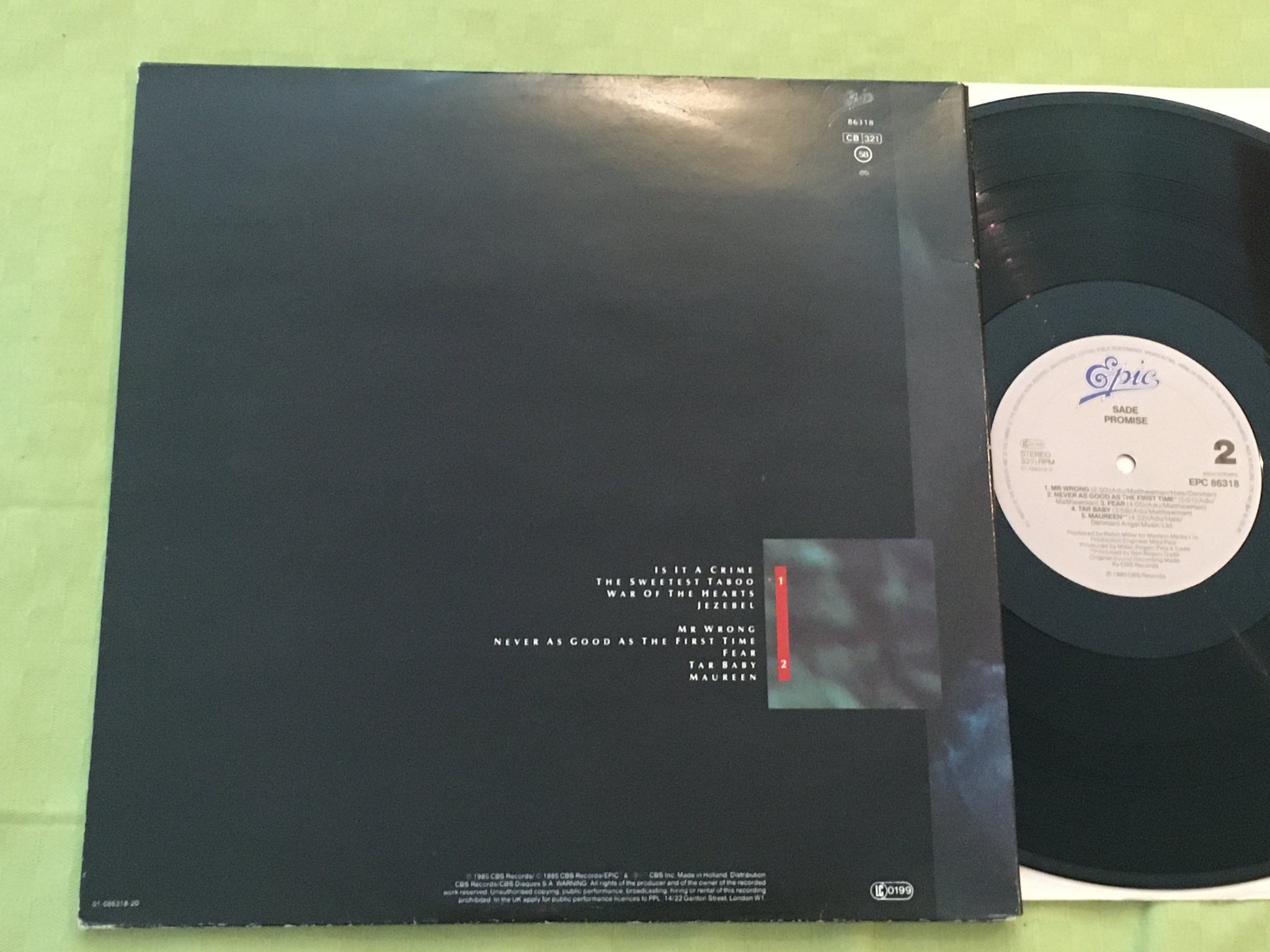 Omslagsbild för skivan SADE promise LP -85 HOL EPIC EPC 86318