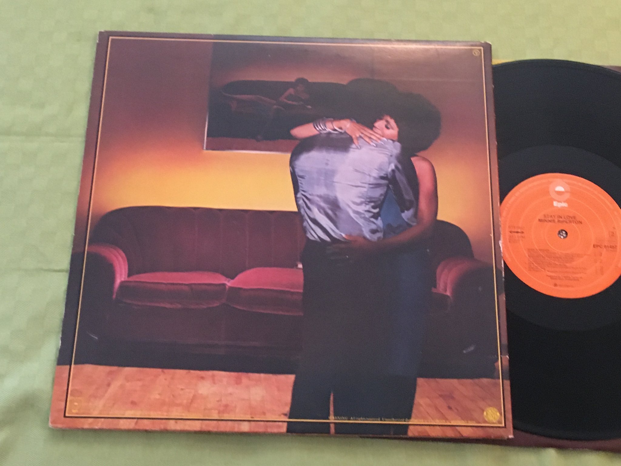 Omslagsbild för skivan MINNIE RIPERTON stay in love LP -77 Hol. EPIC EPC 81457