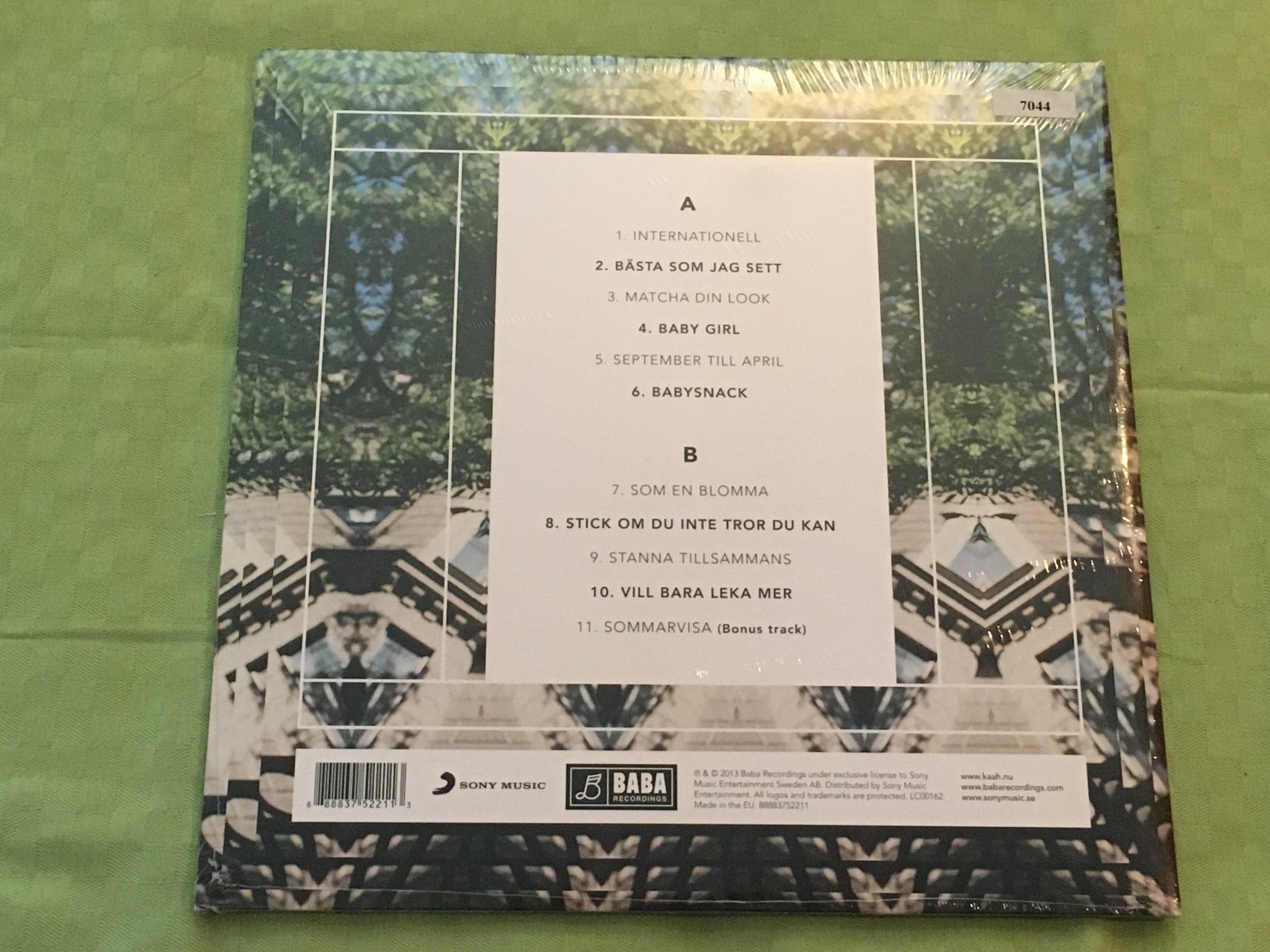 Omslagsbild för skivan KAAH matcha din look LP 2013 BABA / SONY 888883752211