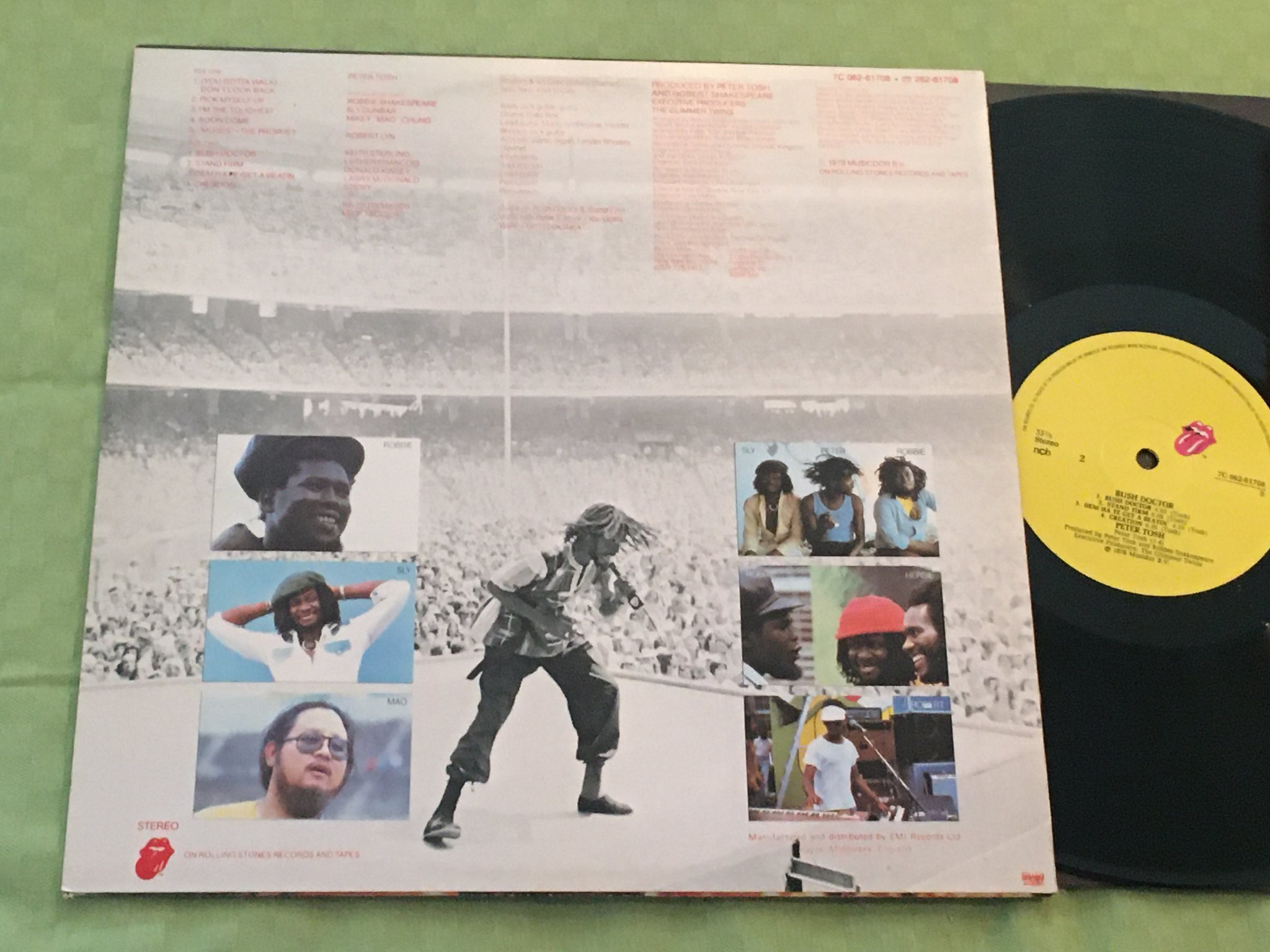 Omslagsbild för skivan PETER TOSH bush doctor LP -78 Swe ROLLING STONES 7C 062-61708