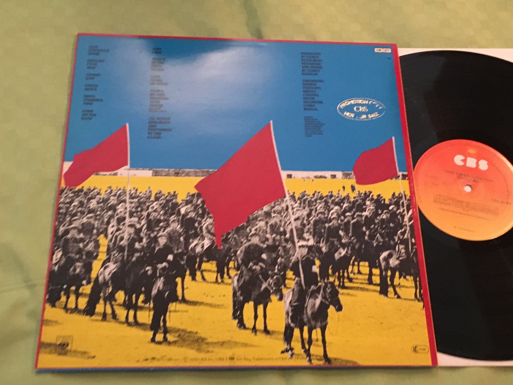 Omslagsbild för skivan THE CLASH give 'em enough rope LP -78 Hol CBS 82431 promo stamp