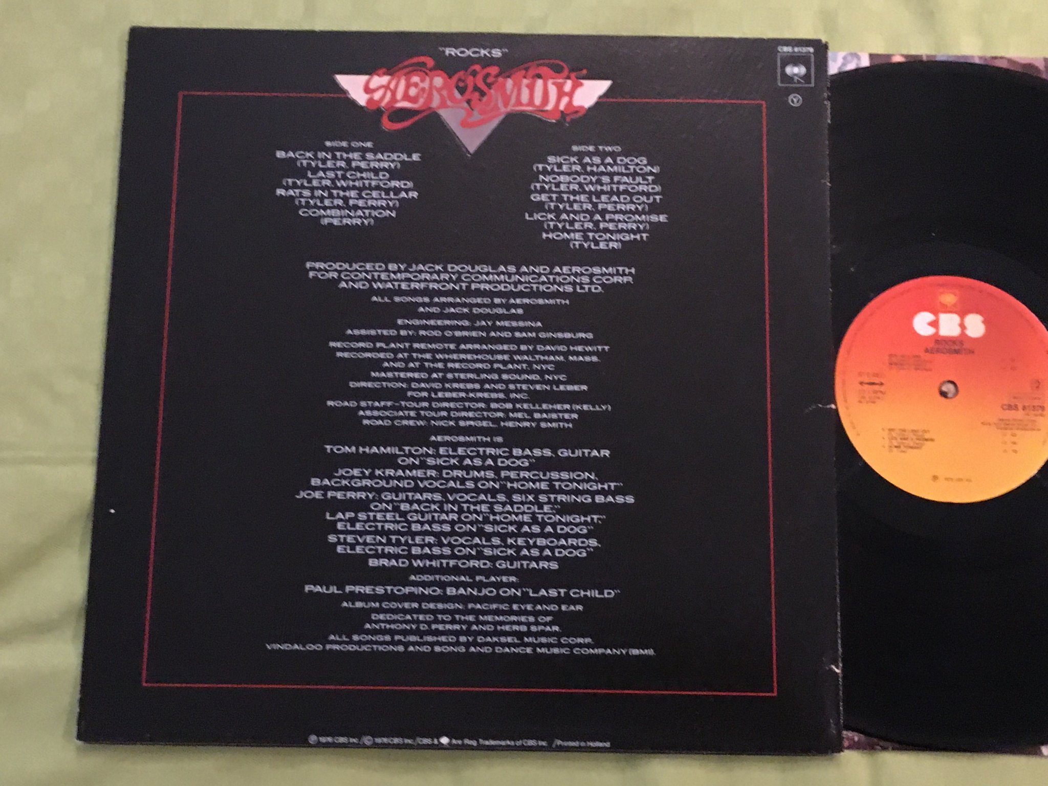 Omslagsbild för skivan AEROSMITH rocks LP -76 Hol. CBS 81379 