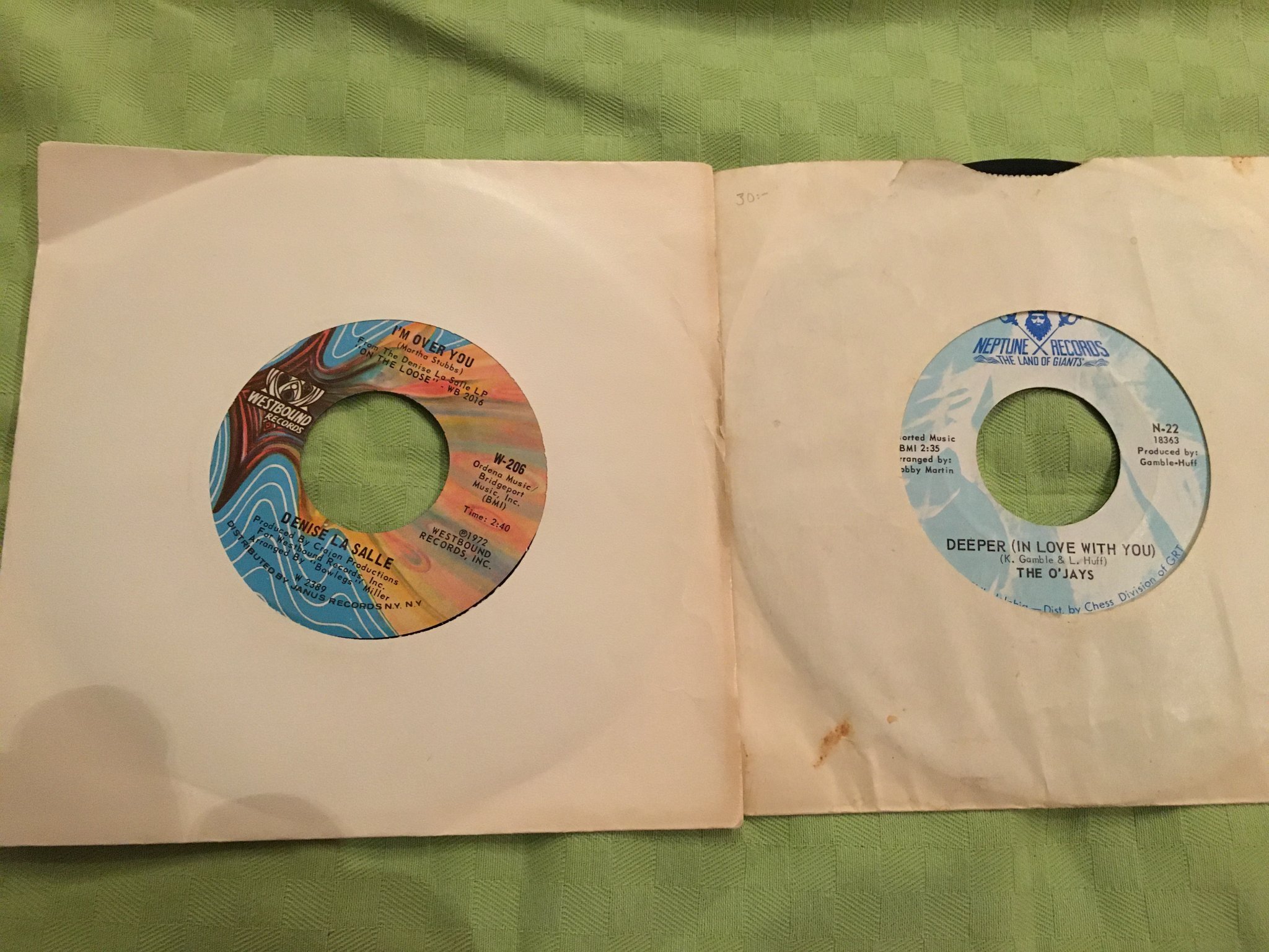 Omslagsbild för skivan 10 soul singlar SE VILKA ARTISTER PÅ BILDERNA 60 - 70 TAL