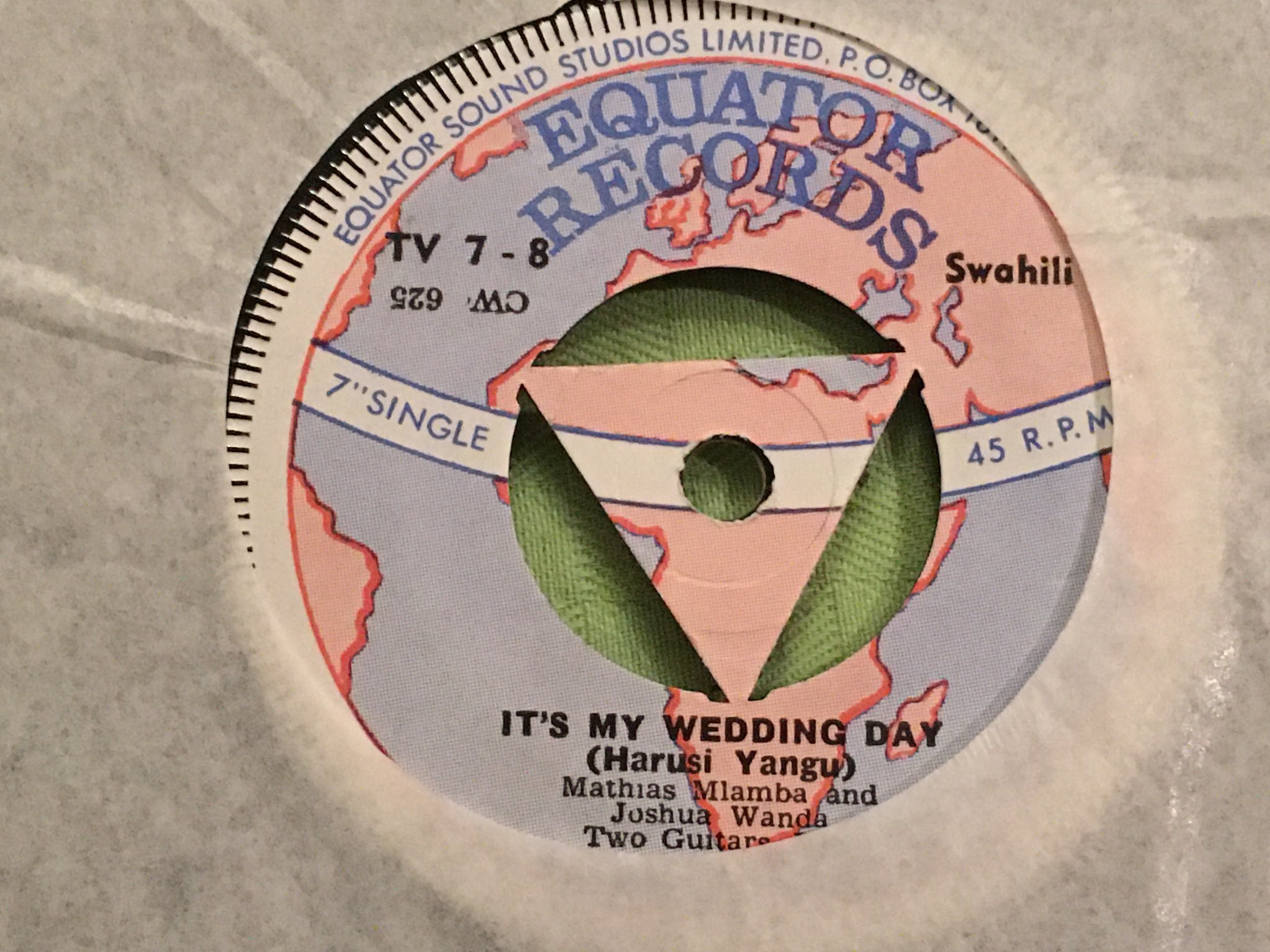 Omslagsbild för skivan 2 st afrikanska singlar på EQUATOR RECORDS se bilder