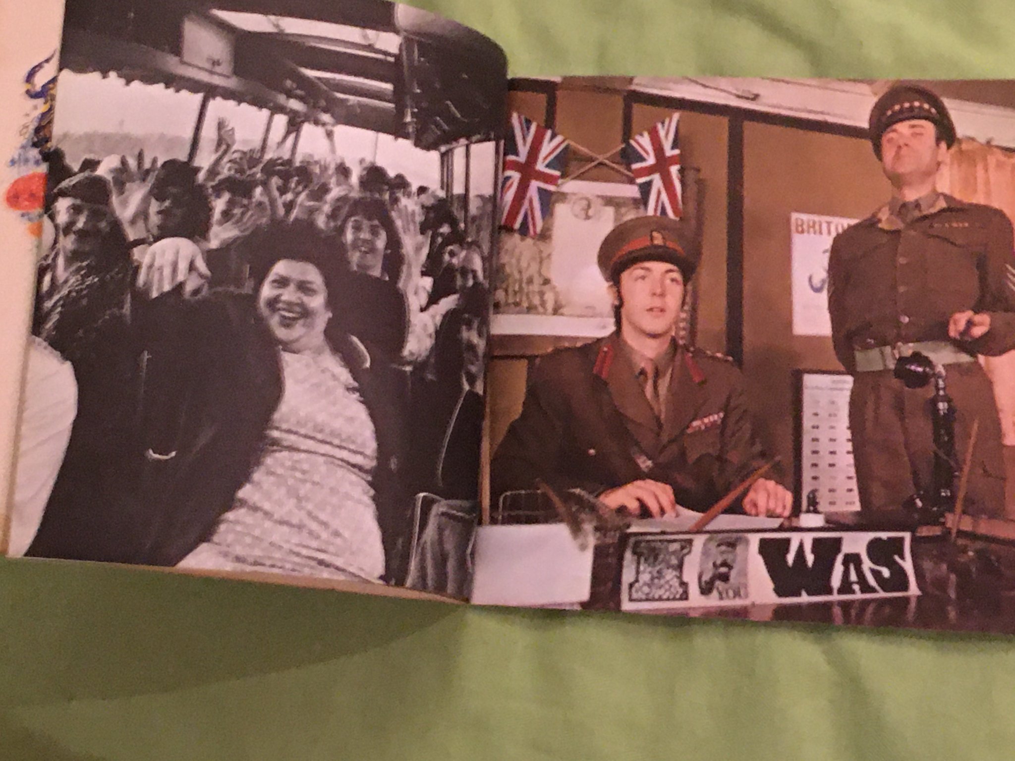 Omslagsbild för skivan THE BEATES magical mystery tour 2x7"ep UK PARLOPHONE SMMT-1