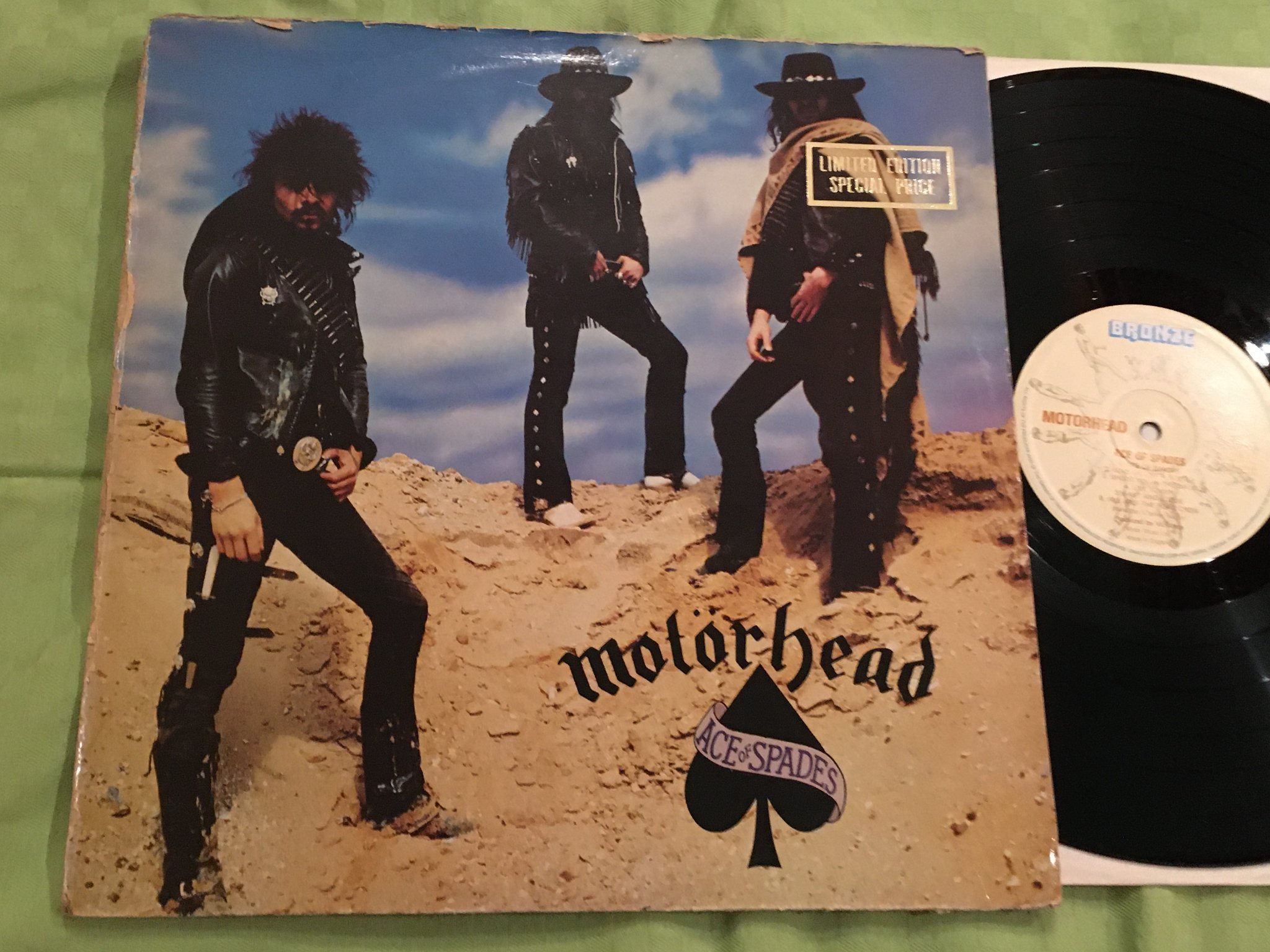 Omslagsbild för skivan 2 st MOTÖRHEAD album ironfist & ace of spades