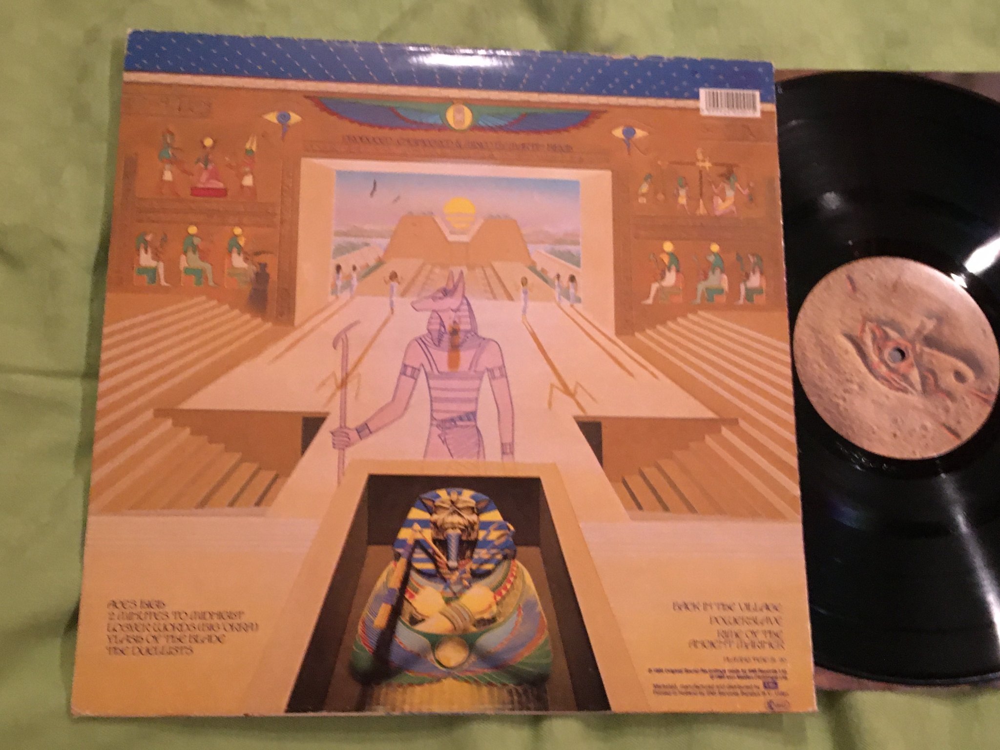 Omslagsbild för skivan 2 st IRON MAIDEN skivor  powerslave & maiden japan