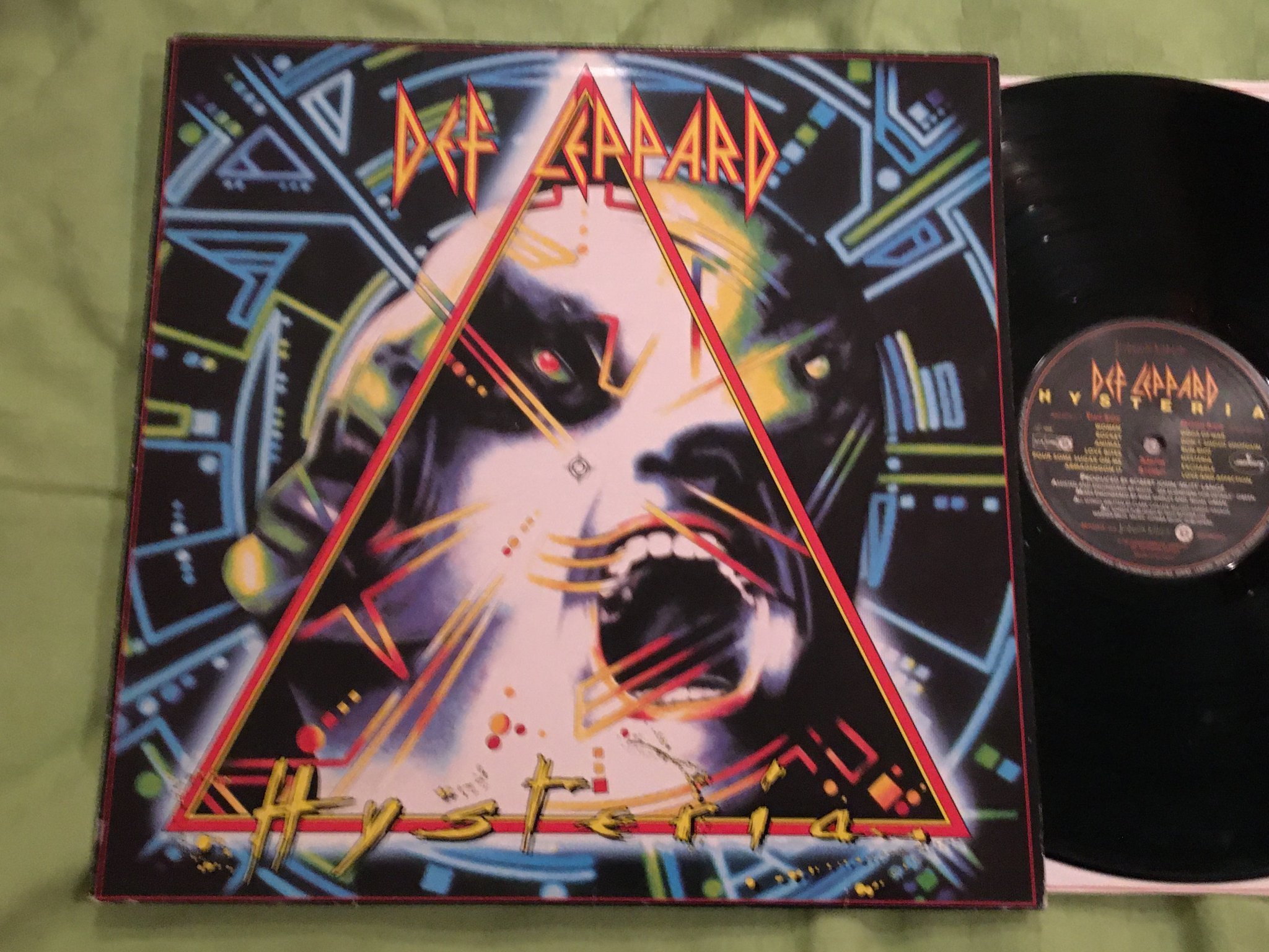 Omslagsbild för skivan 3 st DEF LEPPARD album pyromania / hysteria / high n' dry