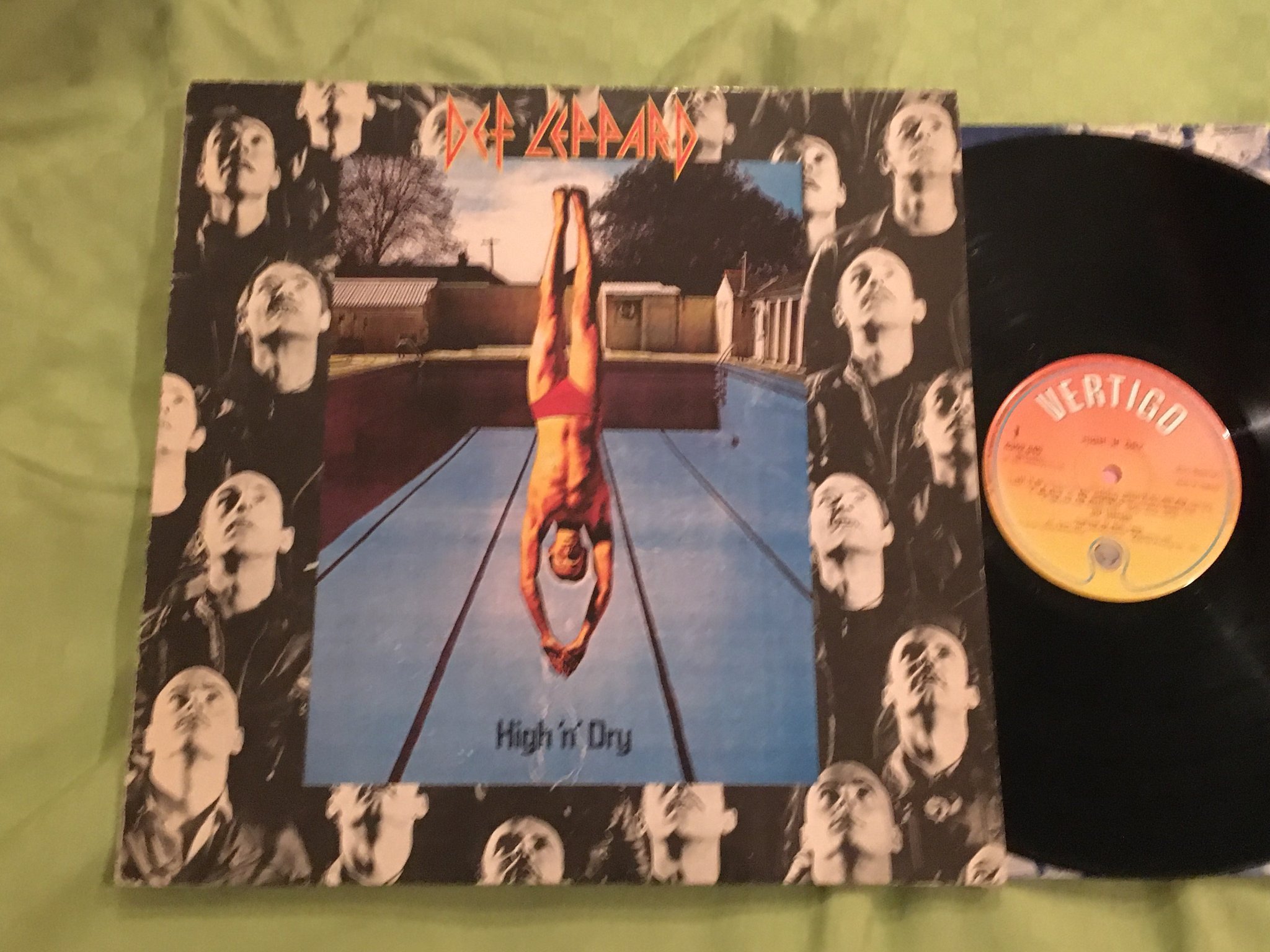 Omslagsbild för skivan 3 st DEF LEPPARD album pyromania / hysteria / high n' dry