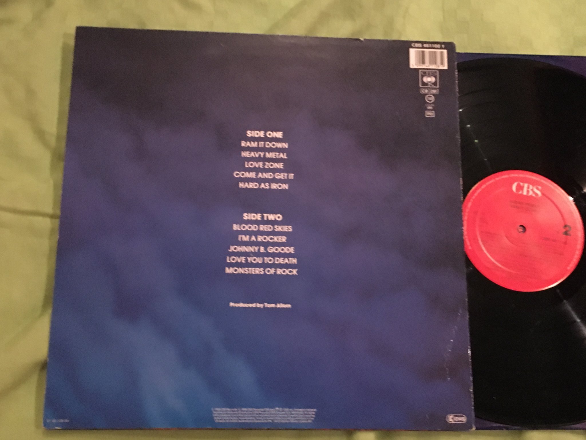 Omslagsbild för skivan JUDAS PRIEST  ram it down LP -88 Hol CBS 4611081