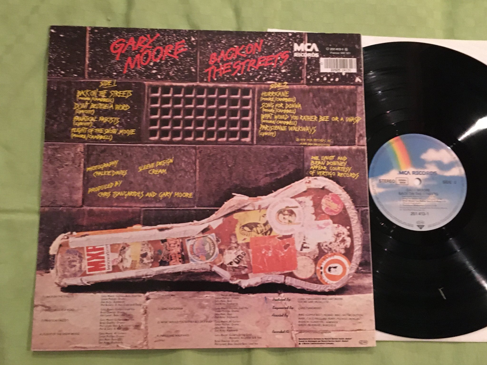 Omslagsbild för skivan GARY MOORE back on the streets LP -78 MCA 251 413-1