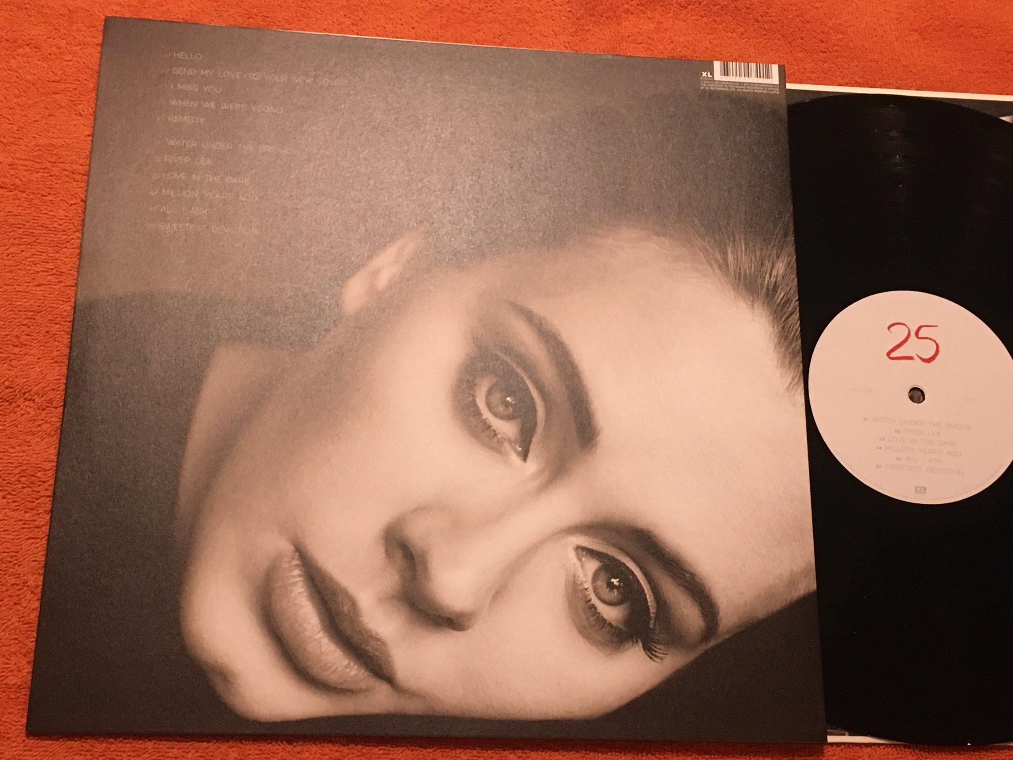 Omslagsbild för skivan ADELE - 25 LP 2015 XL RECORDINGS XLLP740