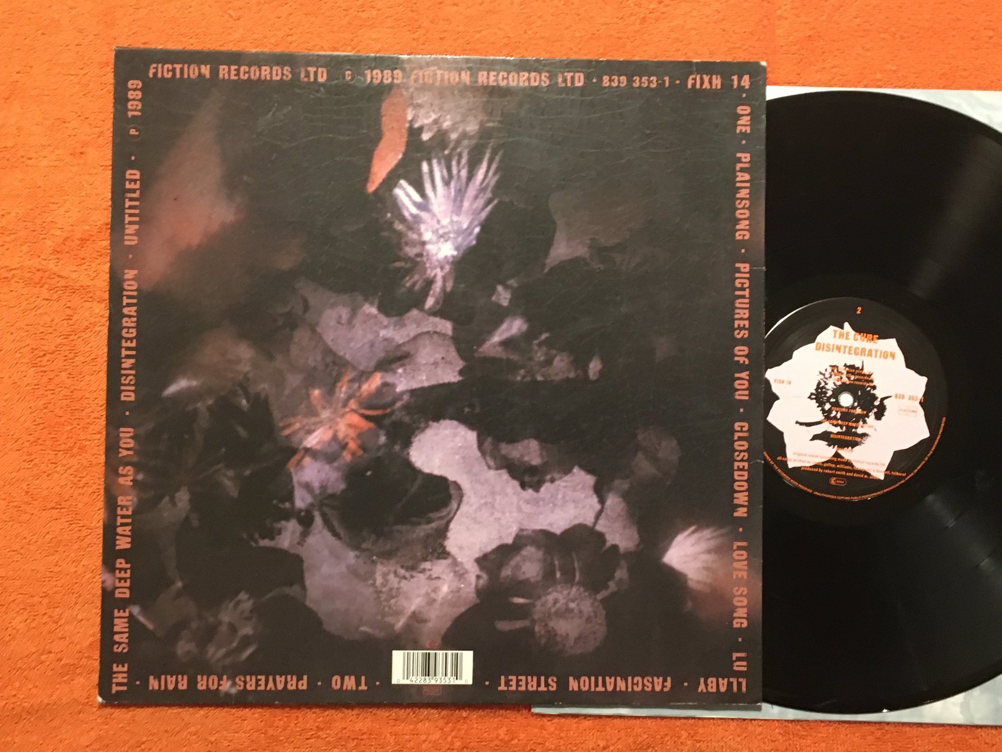 Omslagsbild för skivan CURE disintegration LP -89 FICTION 839 353-1