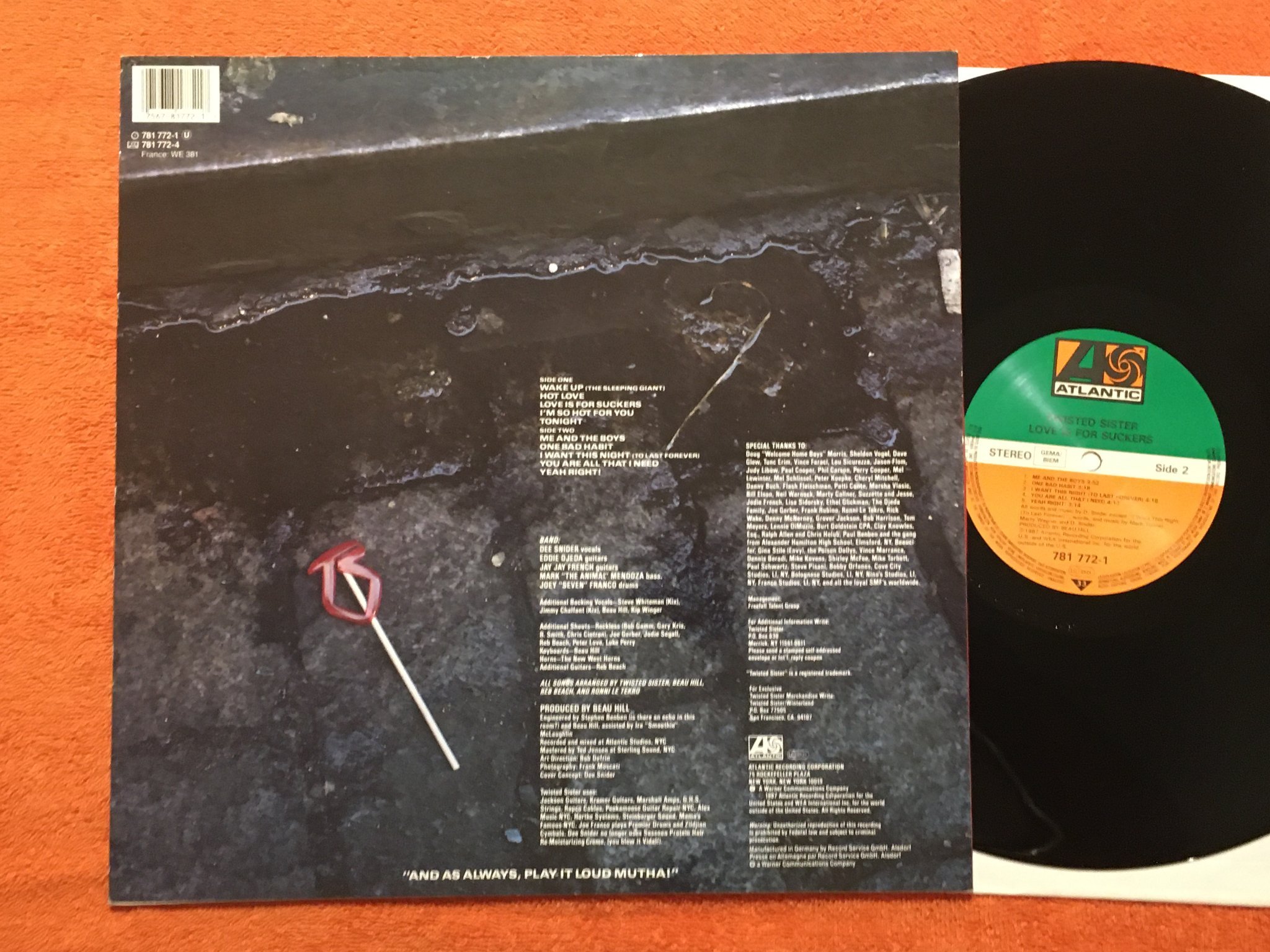 Omslagsbild för skivan TWISTED SISTERS love is for suckers LP -87 ATLANTIC 781772-1