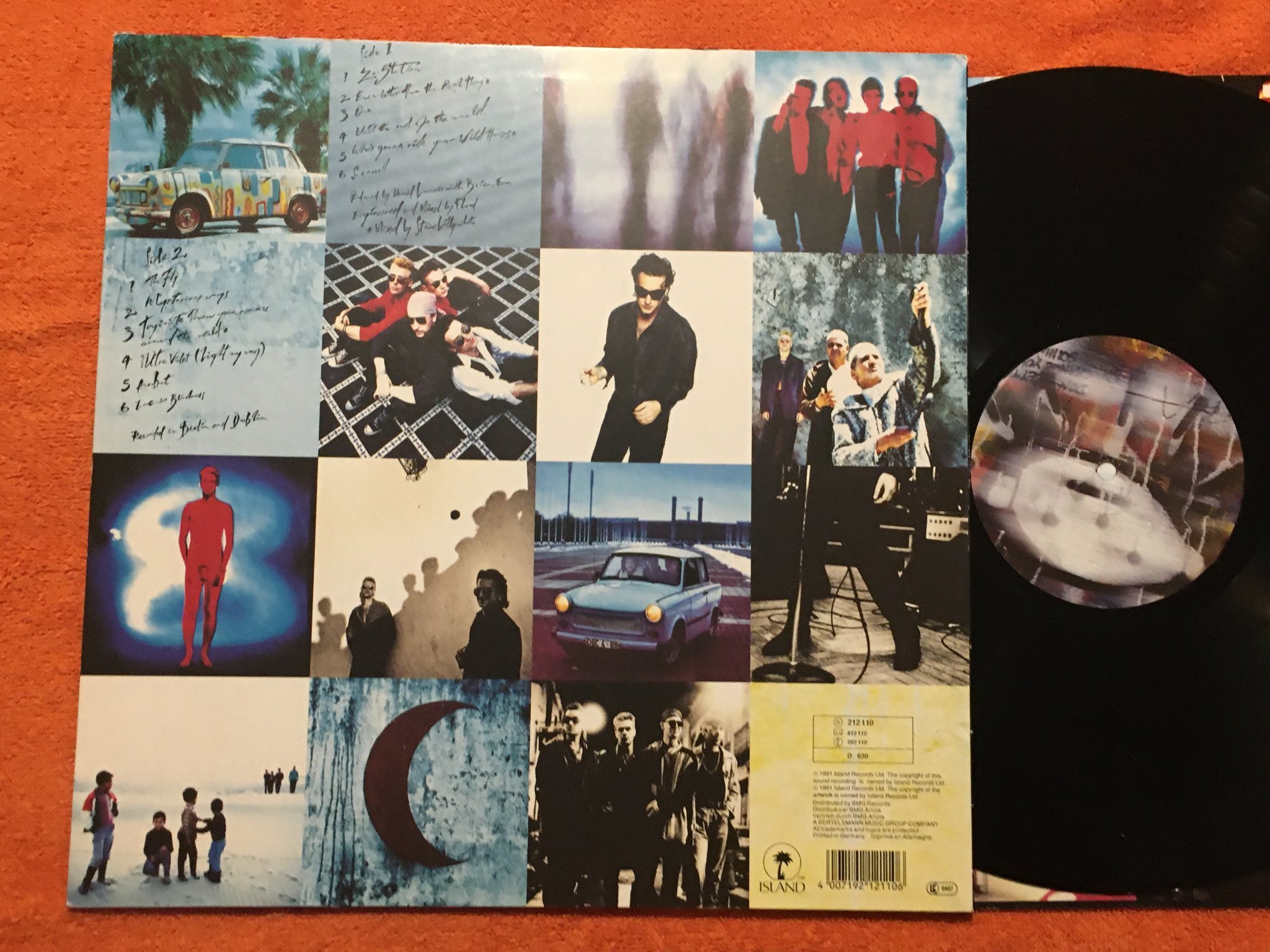 Omslagsbild för skivan U2 achtung baby LP -91 ISLAND 212 110 "love is blindness" 