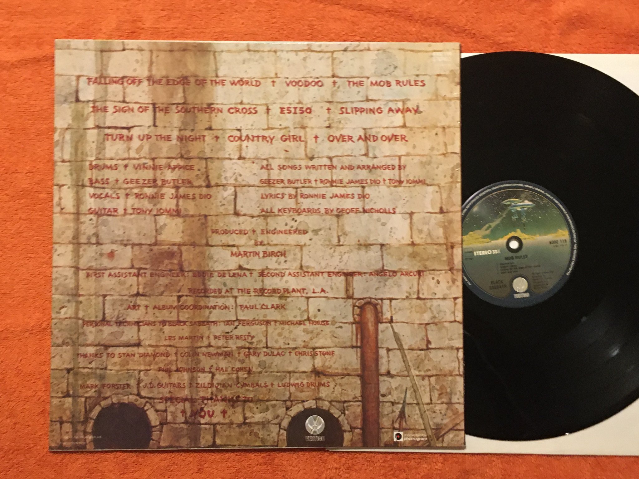 Omslagsbild för skivan BLACK SABBATH mob rules LP -81 VERTIGO 6302 119