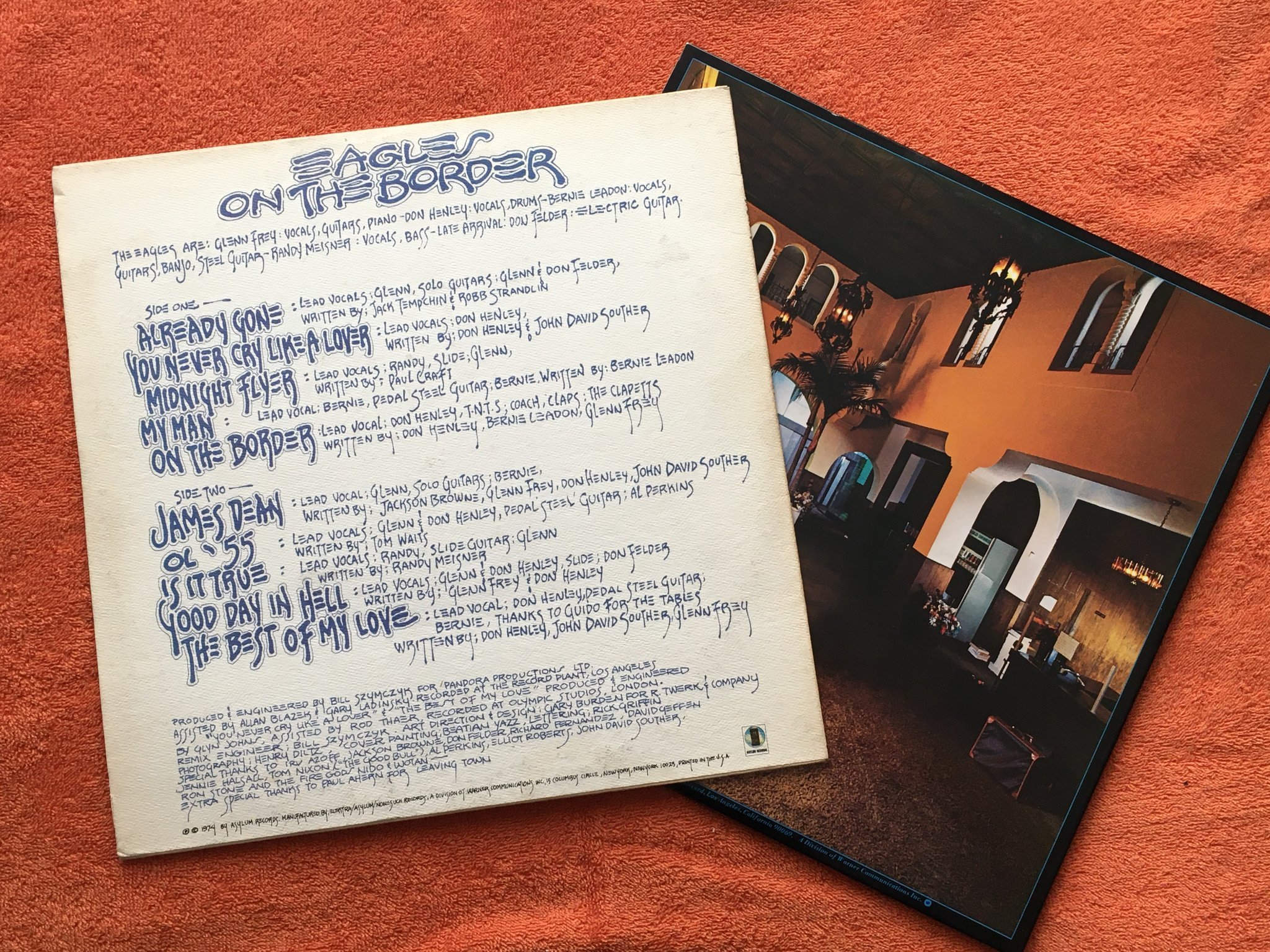 Omslagsbild för skivan 2st EAGLES album SE BILD! Hotel California