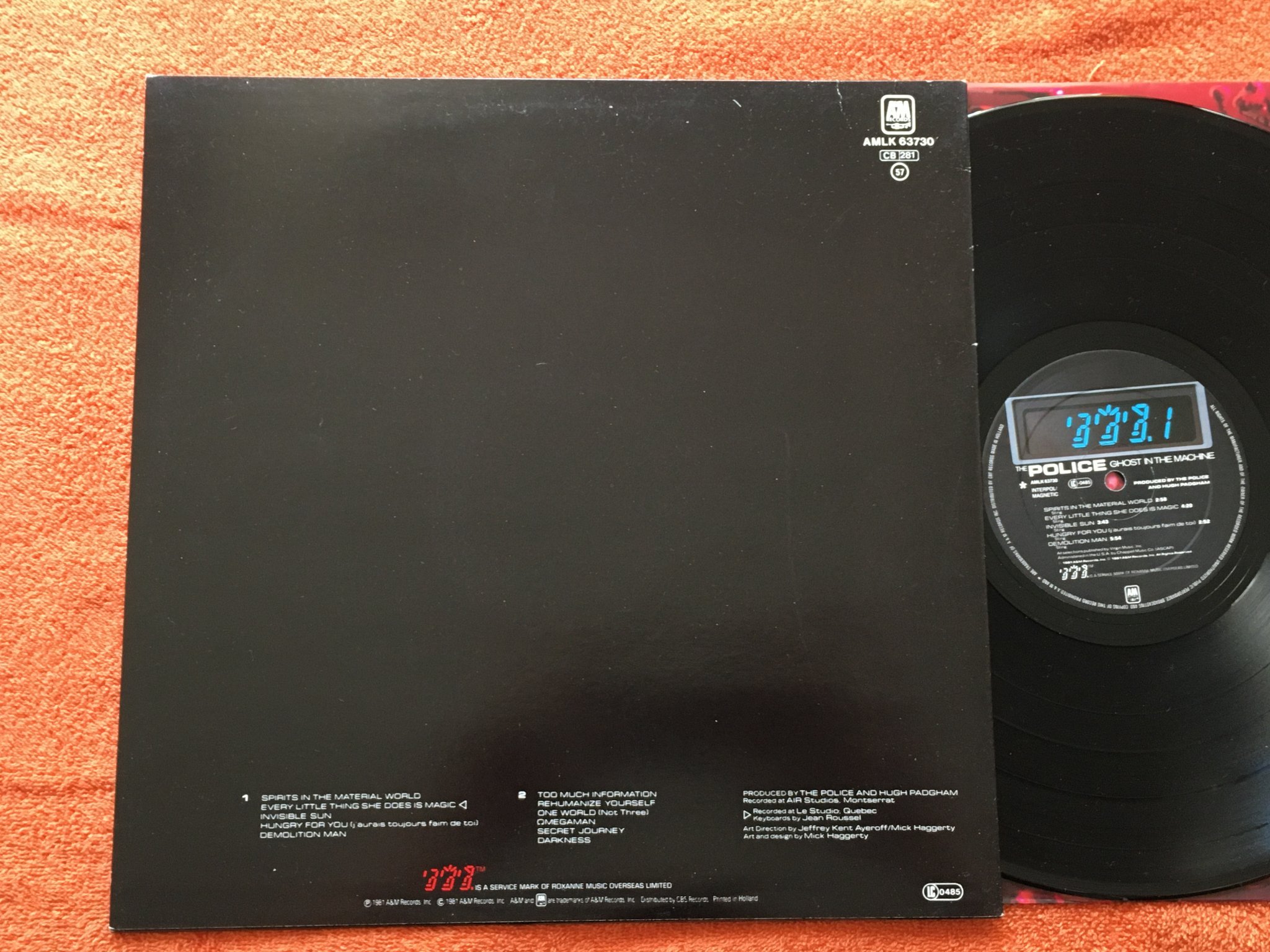 Omslagsbild för skivan POLICE ghost in the machine LP -81 A&M AMLK 63730