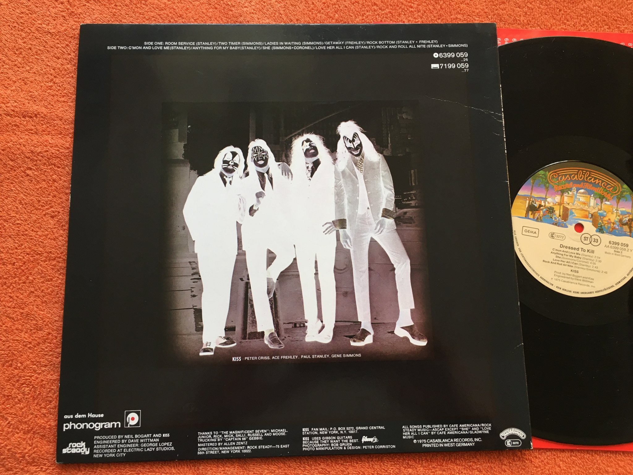 Omslagsbild för skivan KISS  dressed to kill LP -75 Ger CASABLANCA 6399059