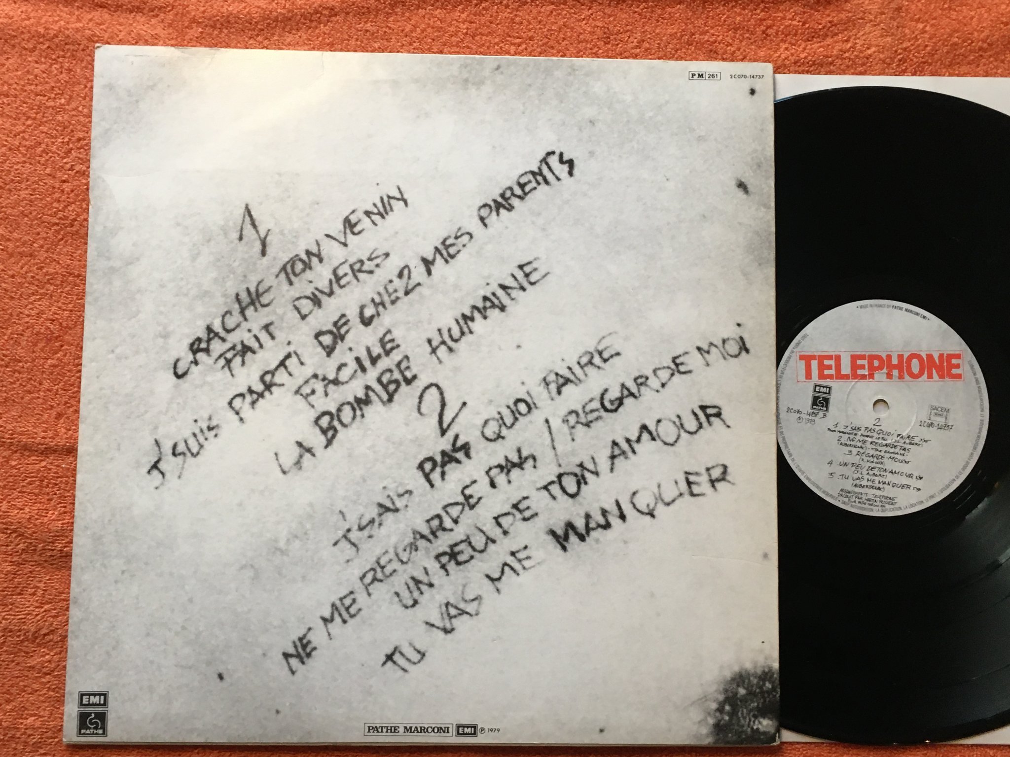 Omslagsbild för skivan TELEPHONE crache ton venin LP -79 EMI/PATHE 2C 070-14737