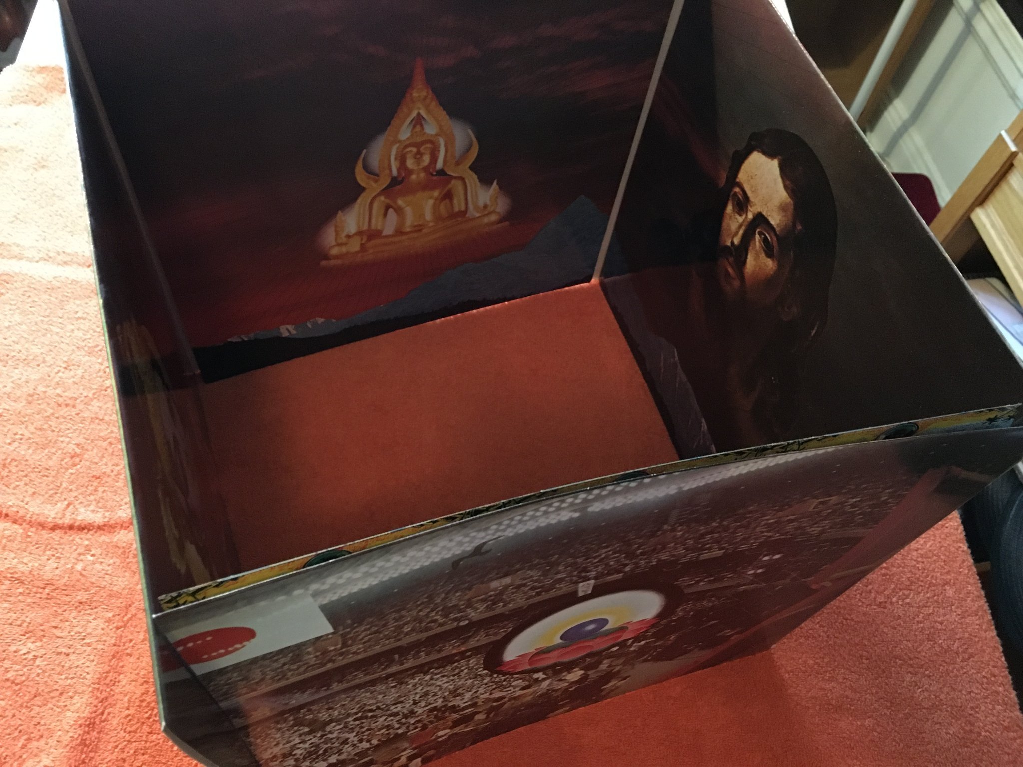 Omslagsbild för skivan SANTANA lotus 3xLP -75 CBS 66325