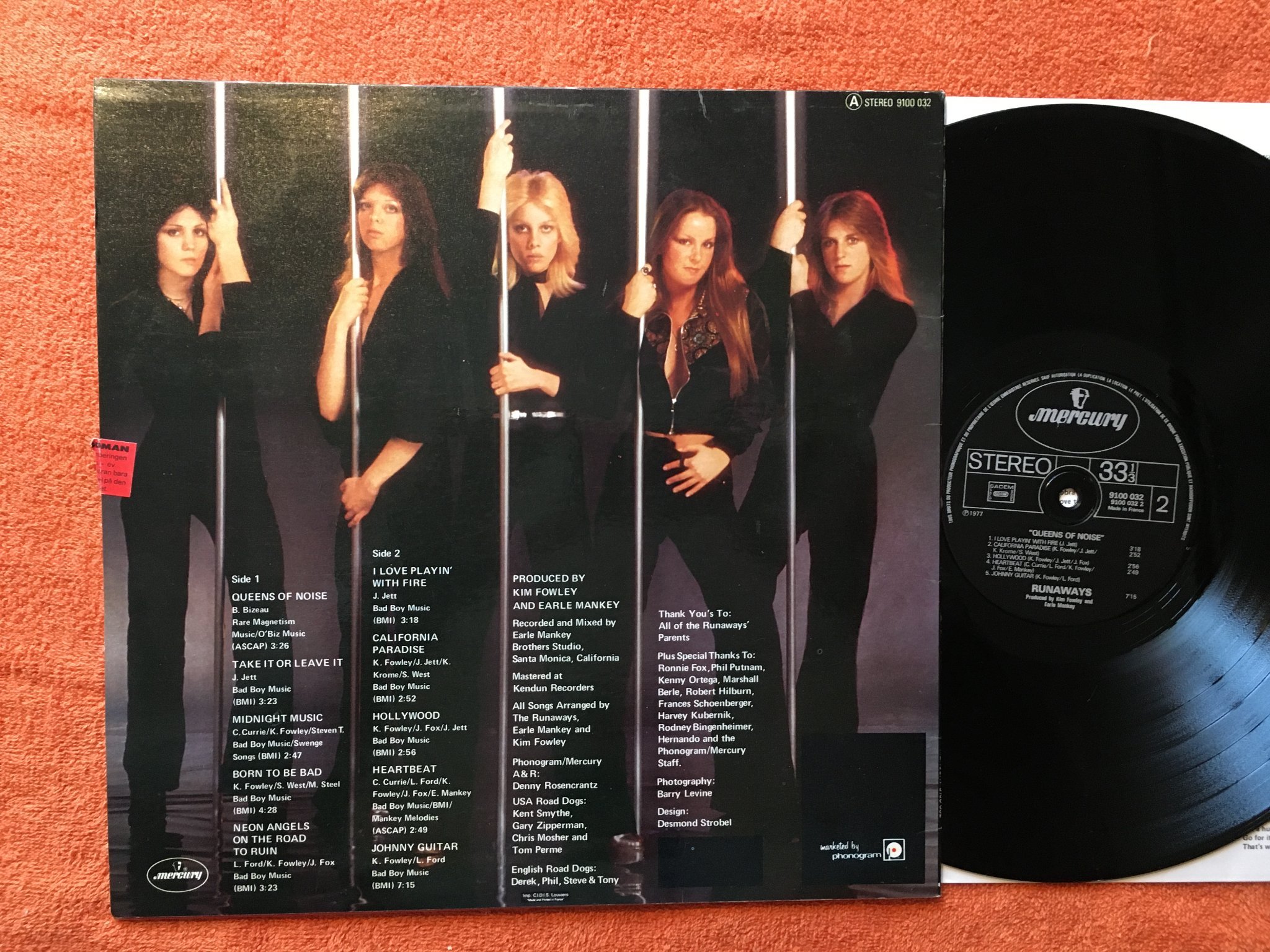 Omslagsbild för skivan RUNAWAYS queens of noise LP --77 Fra MERCURY  9100032