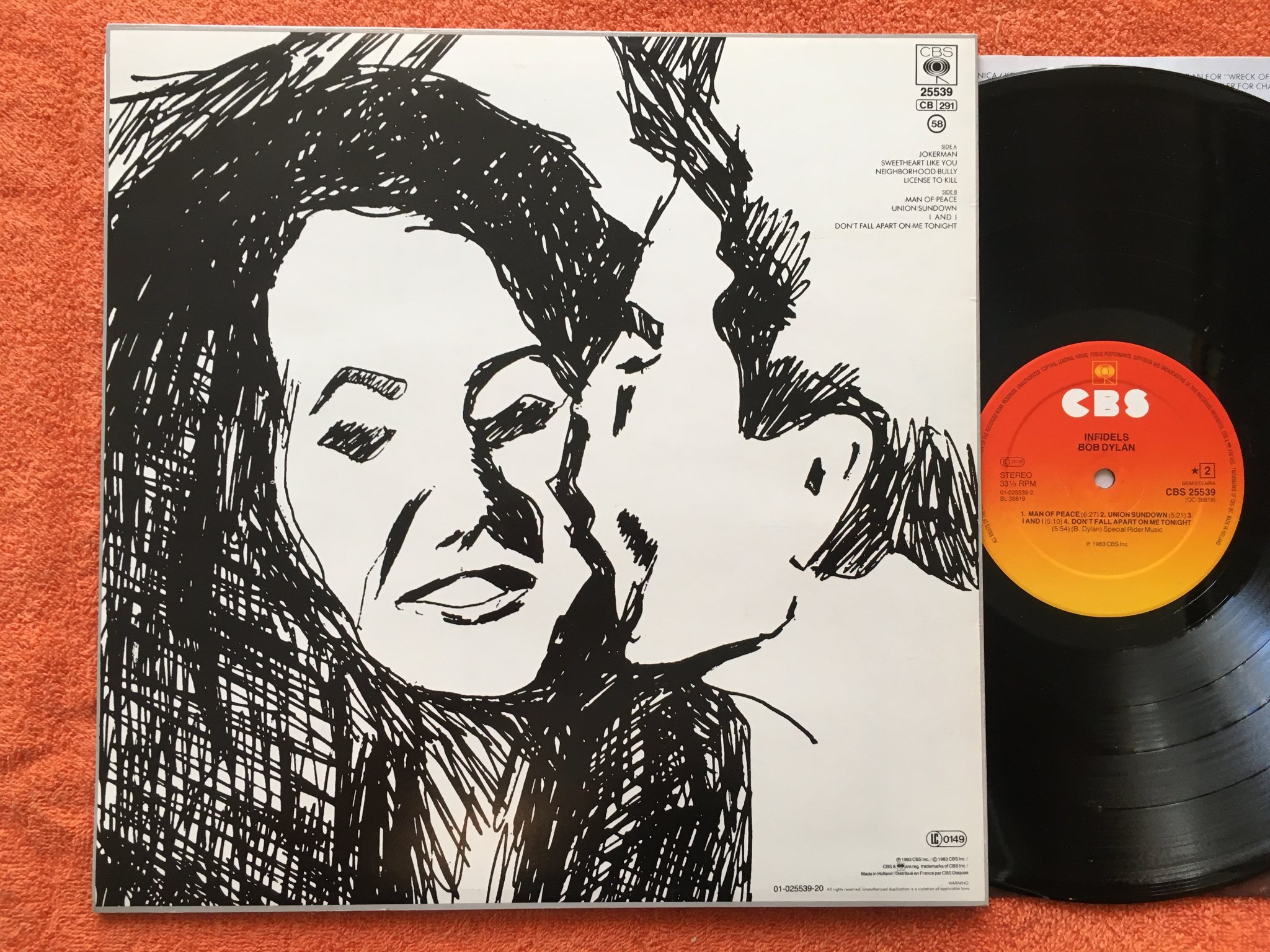 Omslagsbild för skivan BOB DYLAN infidels LP -83 CBS 25539