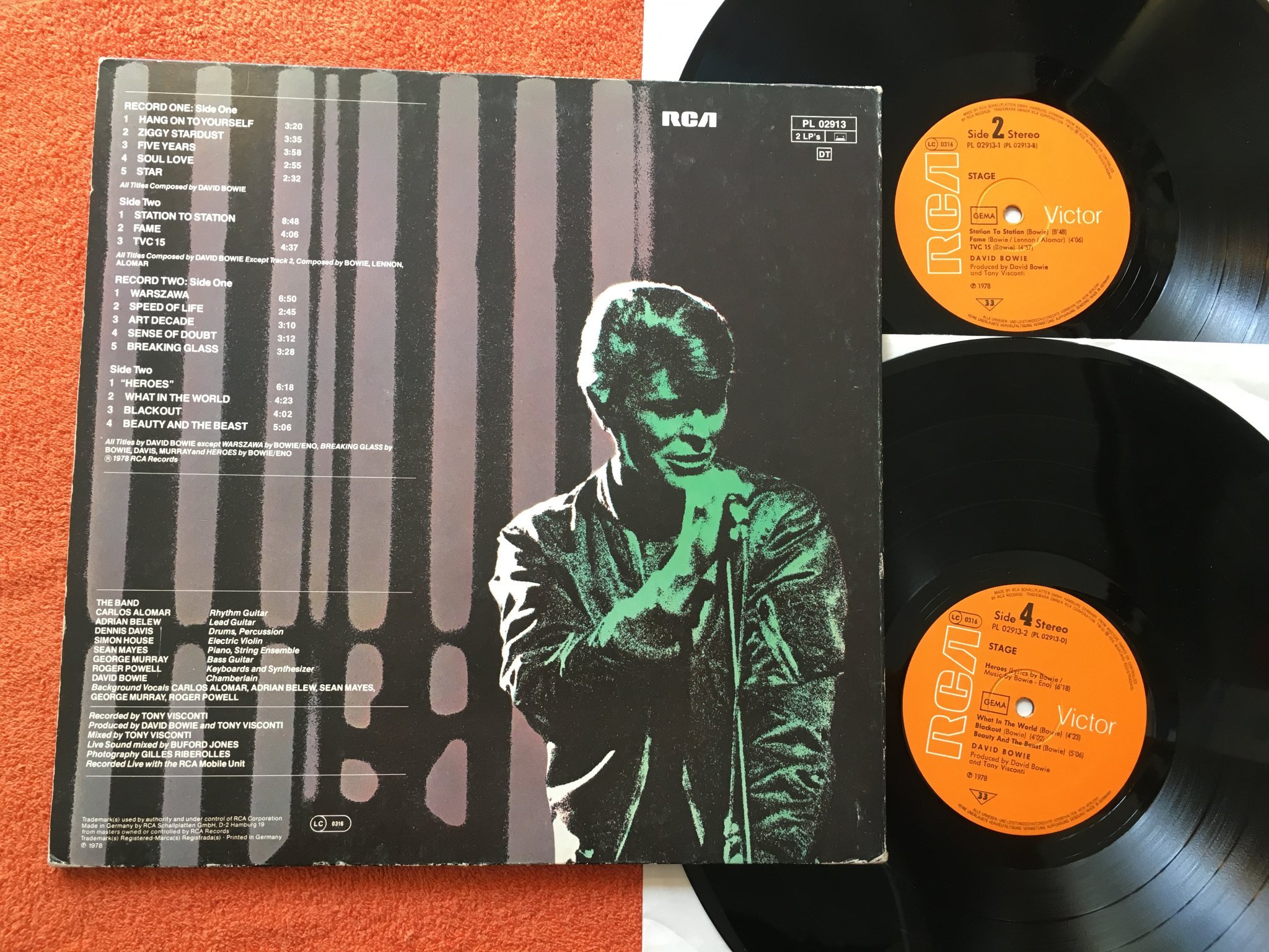 Omslagsbild för skivan DAVID BOWIE stage 2xLP -78 UK RCA PL 02913-2