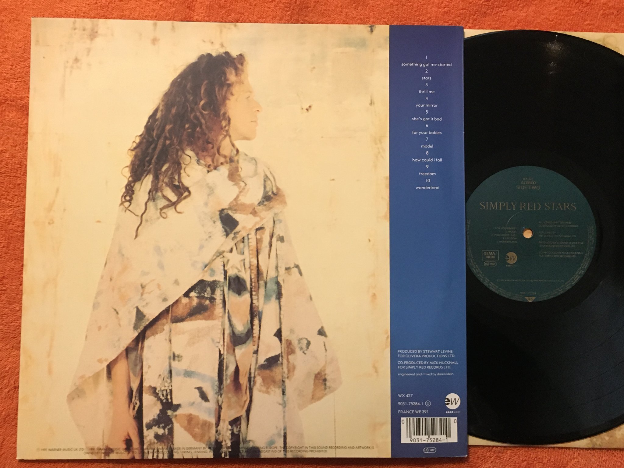 Omslagsbild för skivan SIMPLY RED stars LP -91 EASTWEST 9031-75284-1