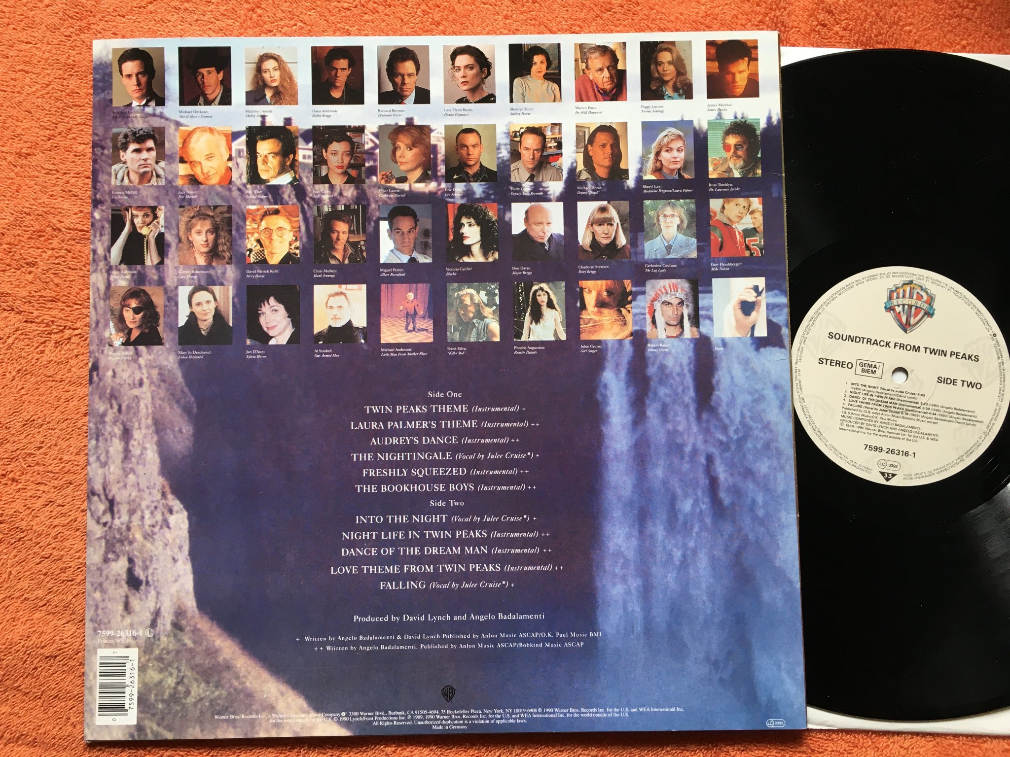 Omslagsbild för skivan DAVID LYNCH soundtrack from TWIN PEAKS LP -90 WARNER BROS 7599-26316-1