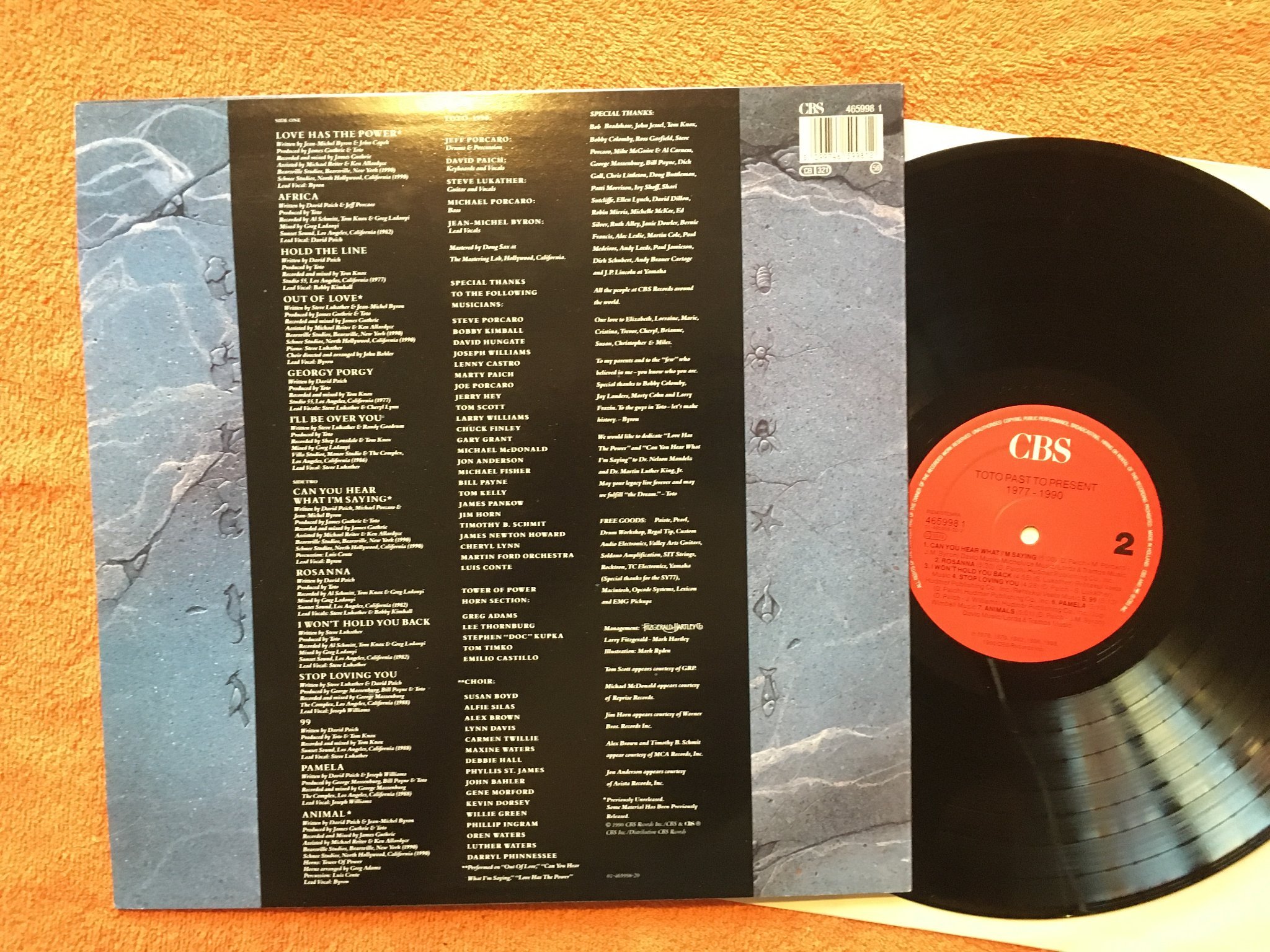 Omslagsbild för skivan TOTO past to present 1977-1990 LP -90 cbs 4659881