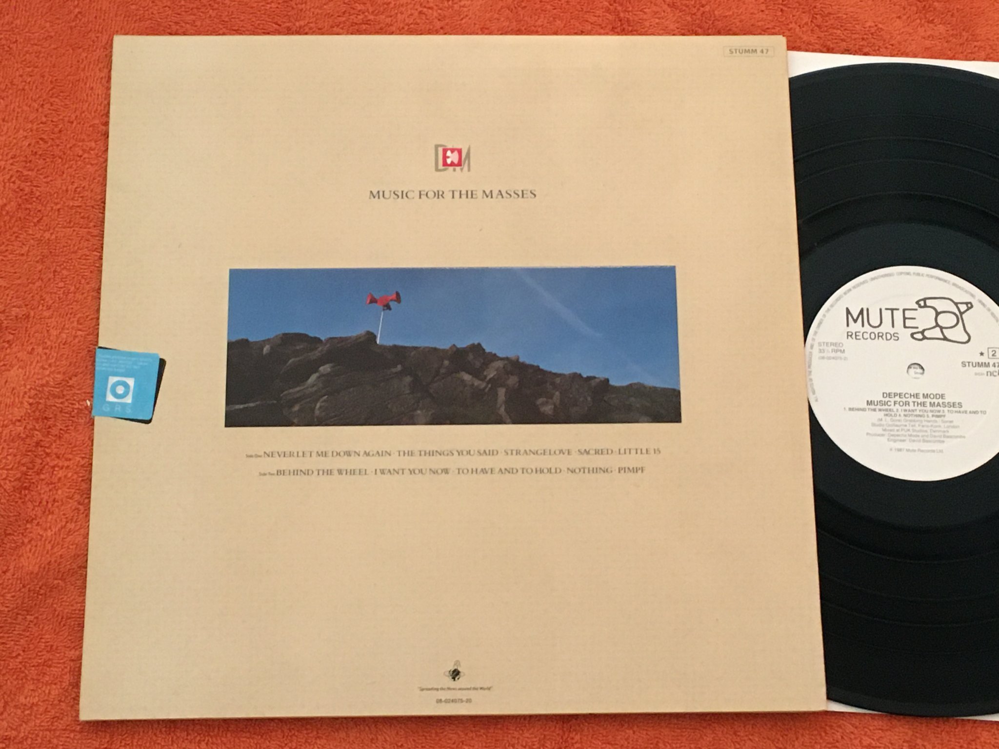 Omslagsbild för skivan DEPECHE MODE music for the masses LP -87 MUTE STUMM 47