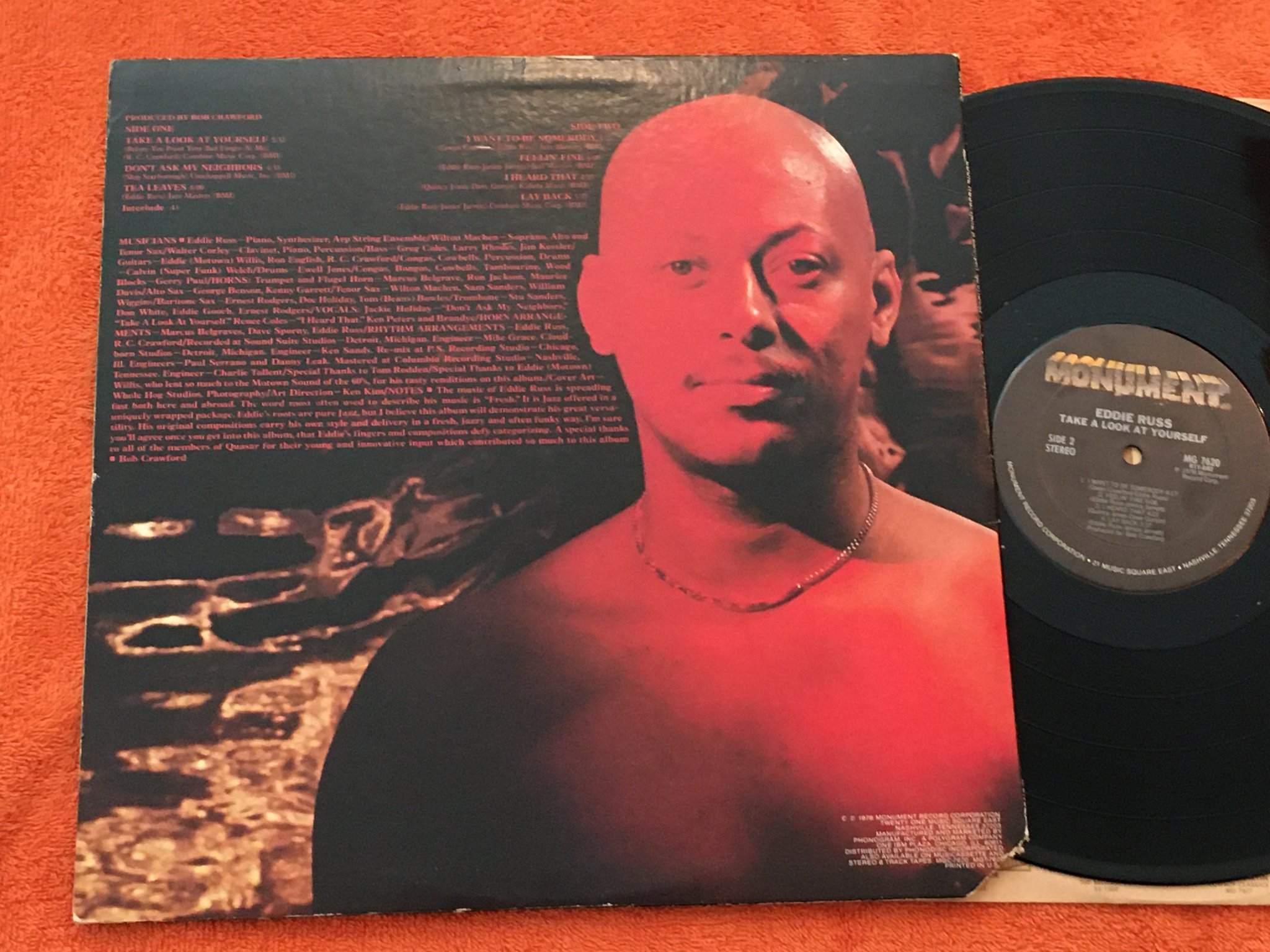 Omslagsbild för skivan EDDIE RUSS take a look at yourself LP -78 US MONUMENT MG 7620 JAZZ FUNK