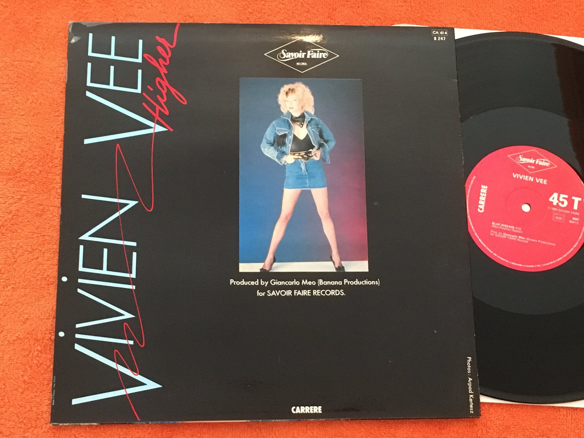 Omslagsbild för skivan VIVIEN VEE higher 12"tolva -83 CARRERE 8247 italo disco