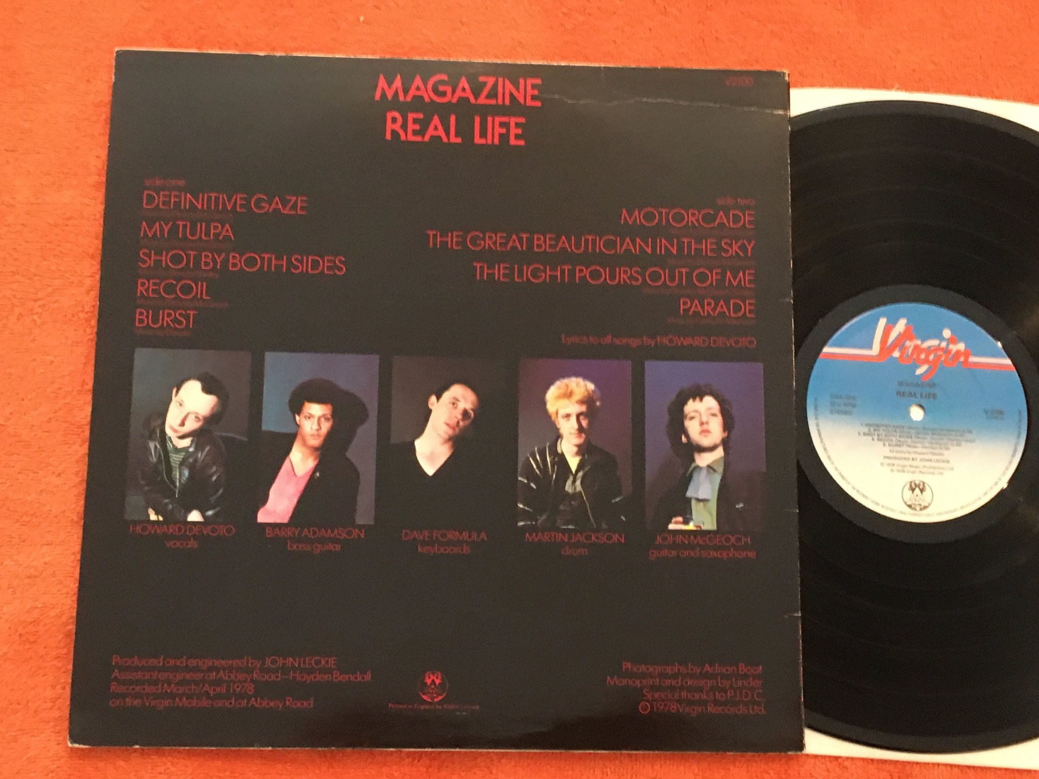 Omslagsbild för skivan MAGAZINE real life LP -78 UK VIRGIN V2100