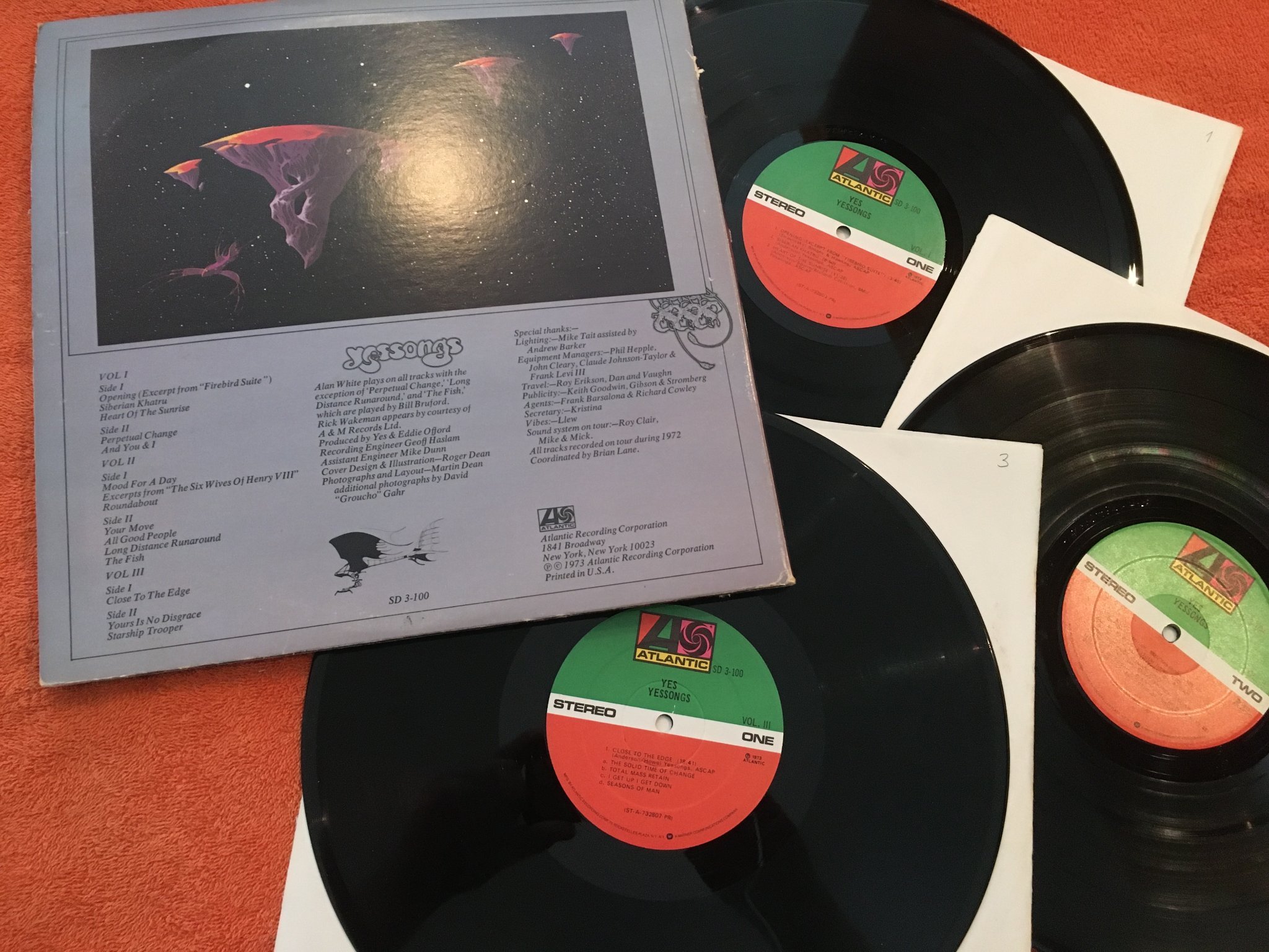 Omslagsbild för skivan YES yes songs 3xLP -73 US ATLANTIC SD 3-100