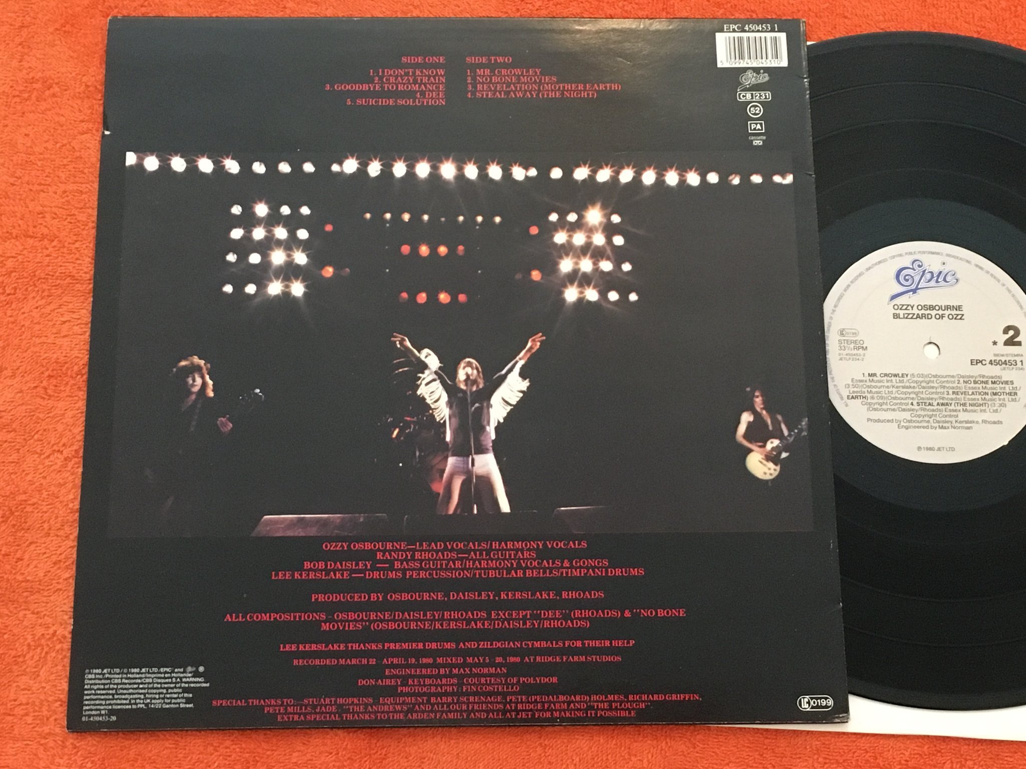 Omslagsbild för skivan OZZY OSBOURNE blizzard of Ozz LP -80 Hol EPIC EPC 4504531